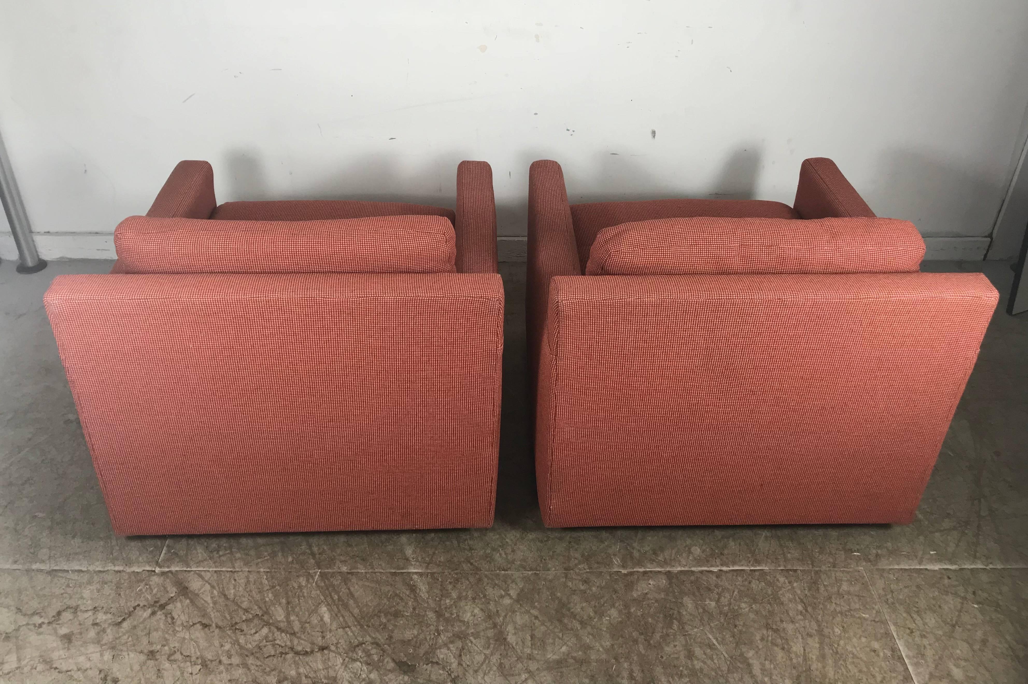 Mid-Century Modern Stunning Pair of Cube Lounge Chairs Attributed to Milo Baughman For Sale