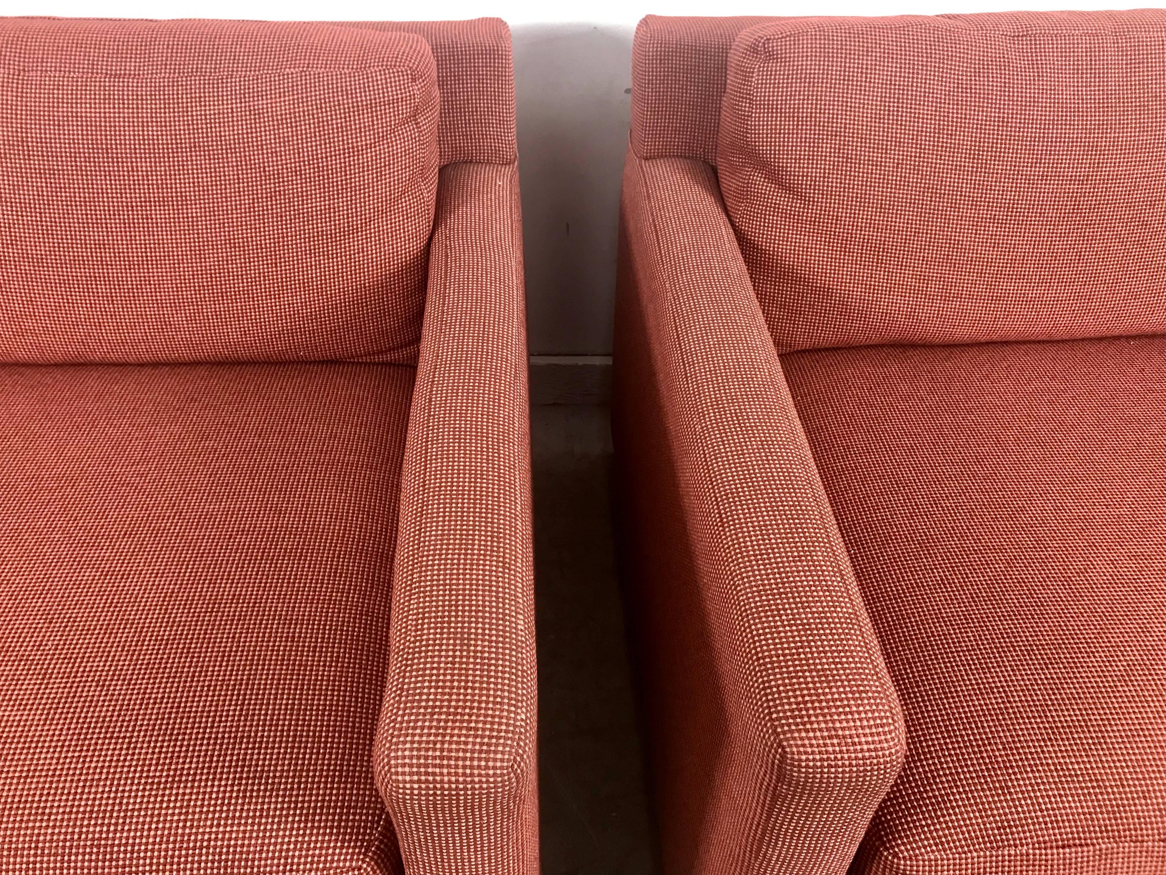 Stunning Pair of Cube Lounge Chairs Attributed to Milo Baughman In Good Condition For Sale In Buffalo, NY