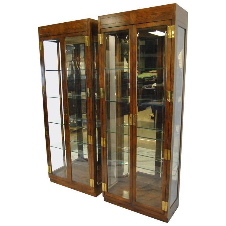 Mid-Century Modern Stunning Pair of Curio Display Cabinets by Henredon For Sale