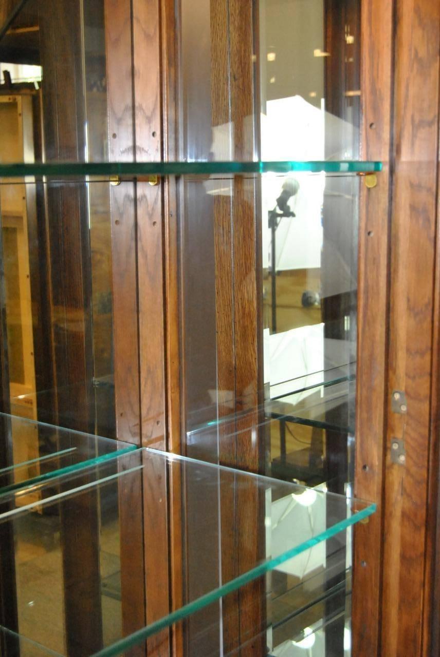 Stunning Pair of Curio Display Cabinets by Henredon For Sale 2