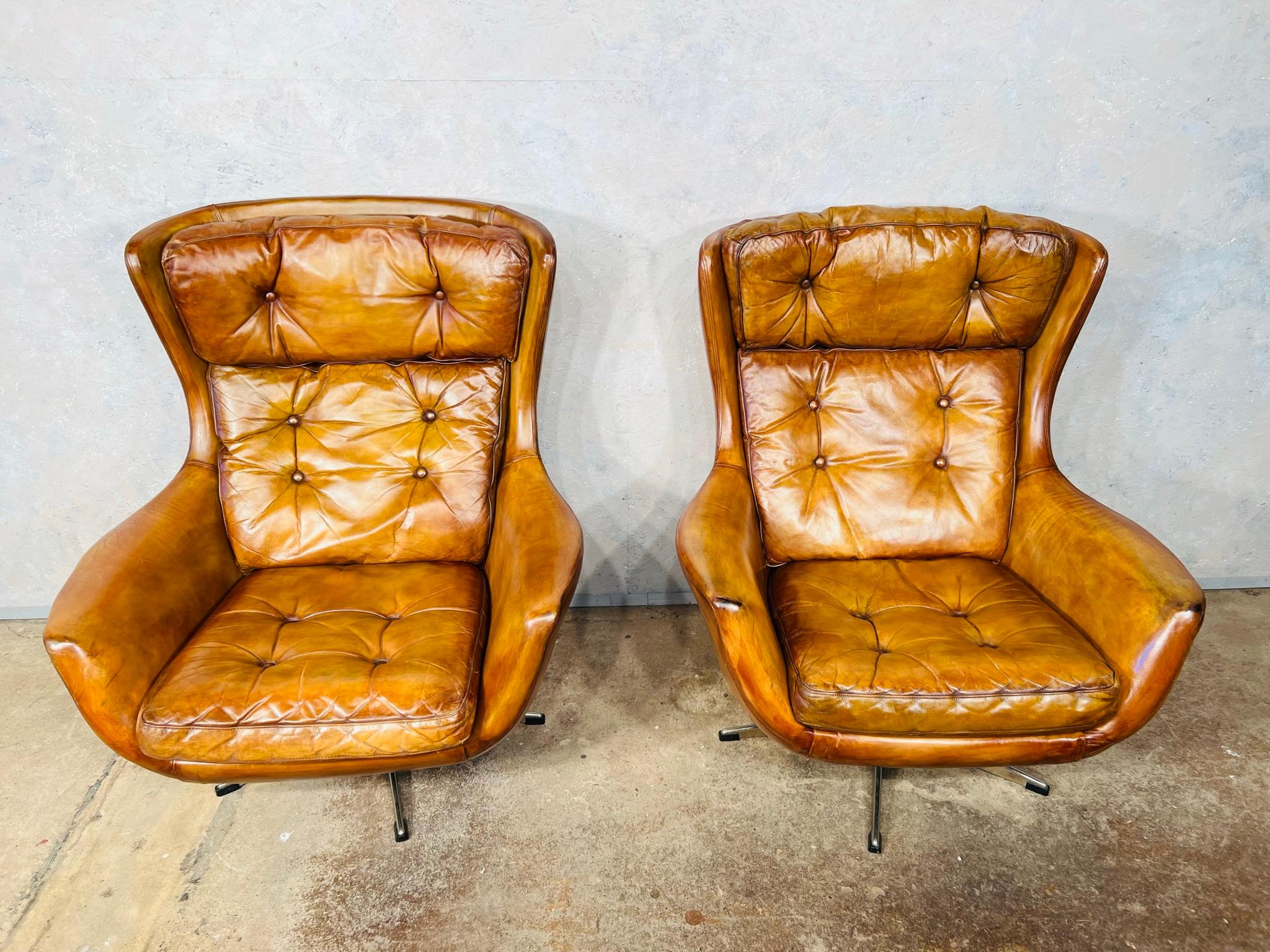 Stunning Pair of Danish Swivel Armchairs Tan Mid Century 1970s Retro #657 In Good Condition In Lewes, GB