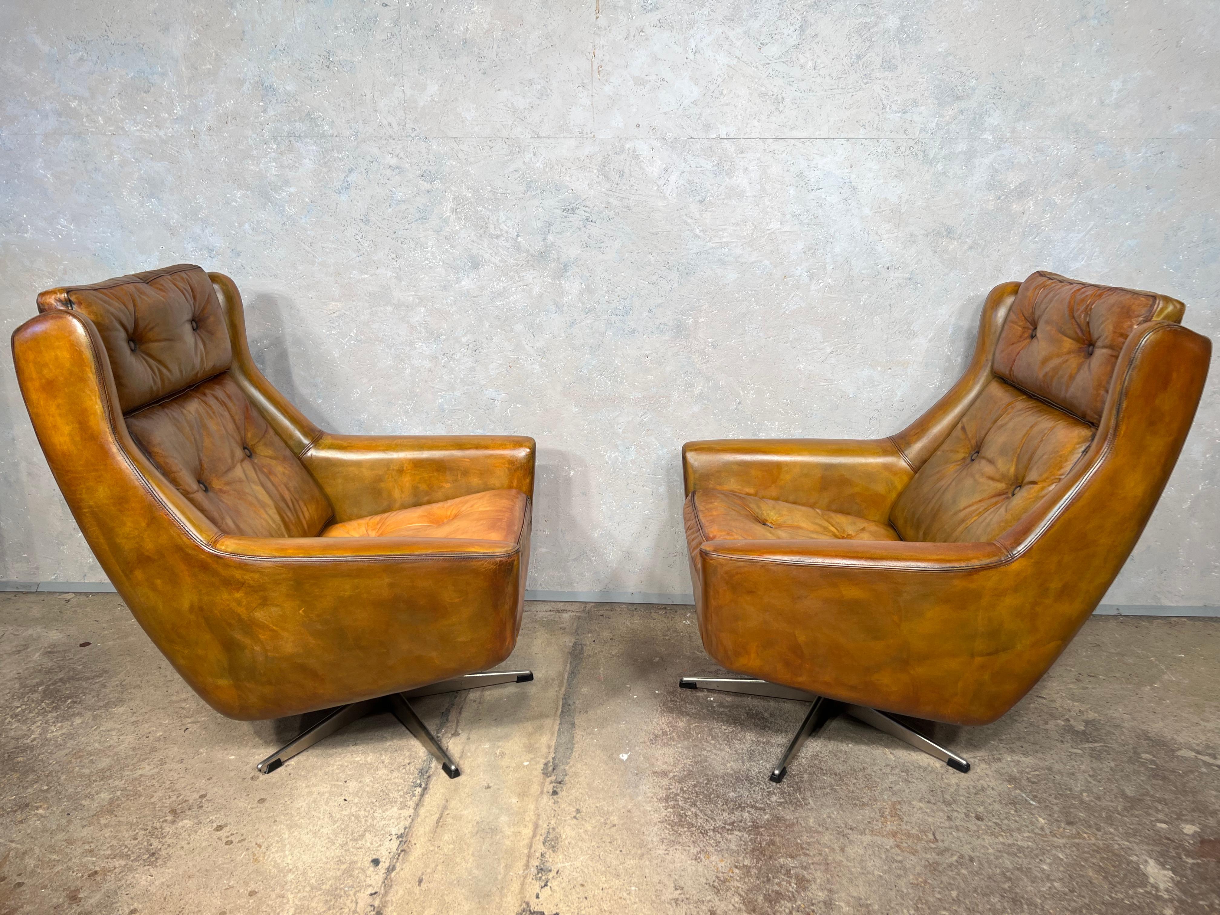Stunning Pair of Danish Swivel Armchairs Tan Mid Century 1970s Retro #531 In Good Condition In Lewes, GB