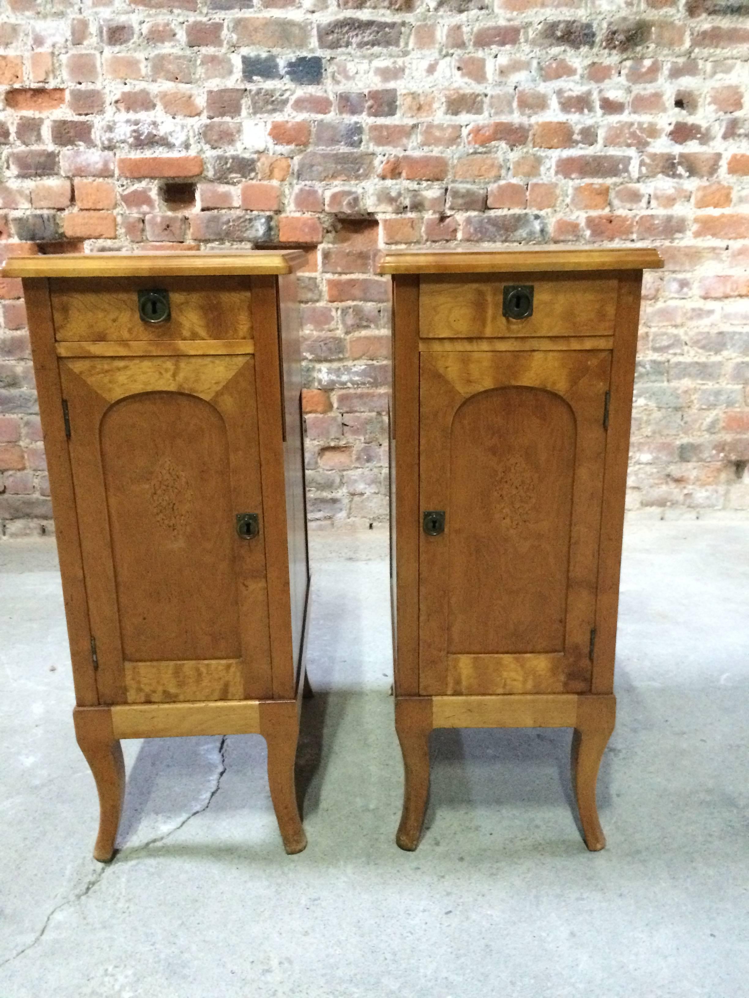 Stunning Pair of Early 20th Century French Satinwood Bedside Table Cabinets 9