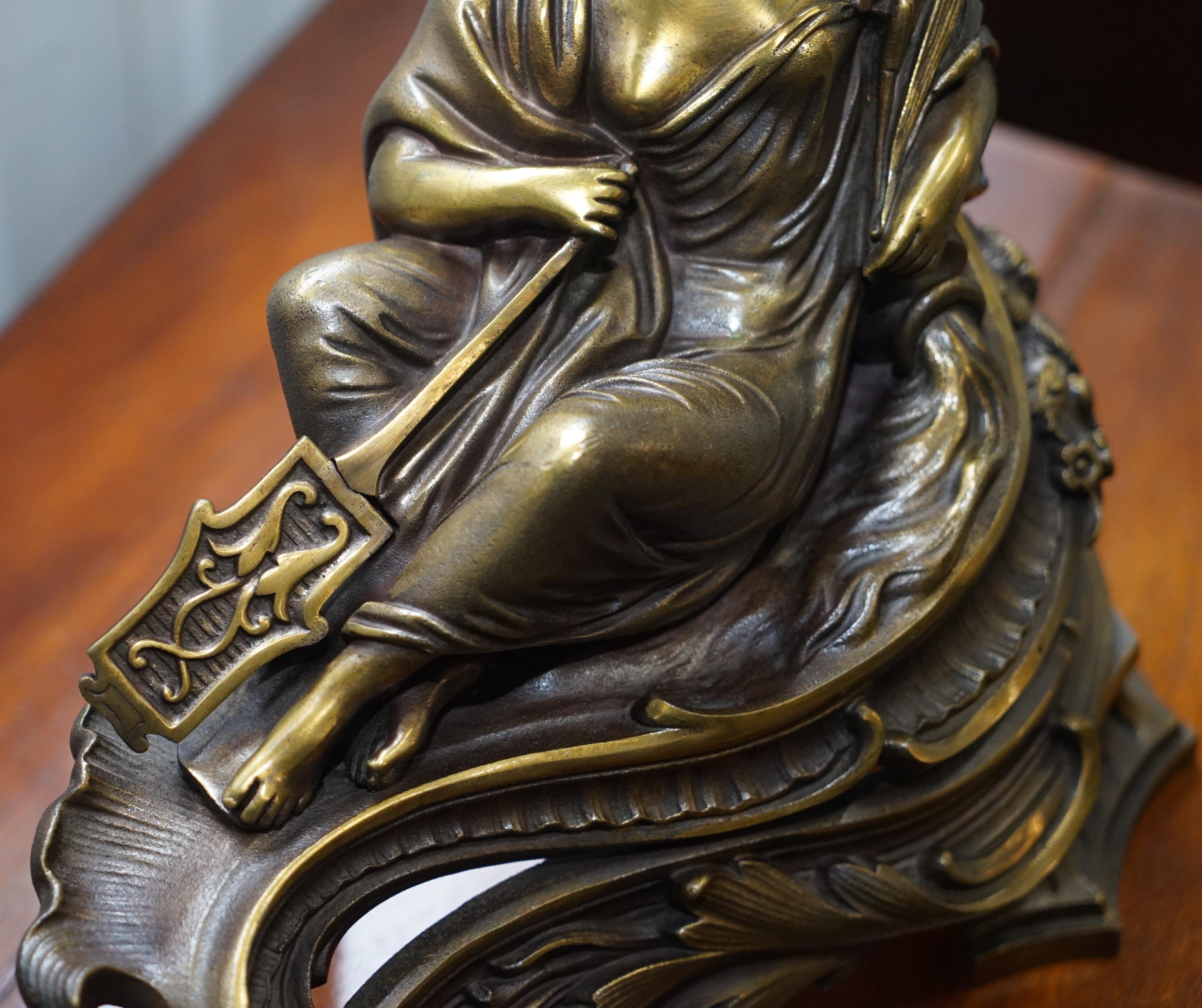 Stupefacente coppia di Chenets in bronzo francesi del primo periodo Luigi XVI secondo Bouhon Fres, Parigi in vendita 7