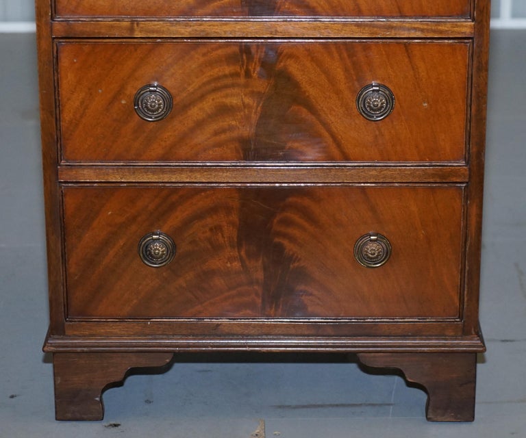 Stunning Pair of Flamed Hardwood Bedside Lamp Wine Table Sized Chests of Drawers For Sale 10