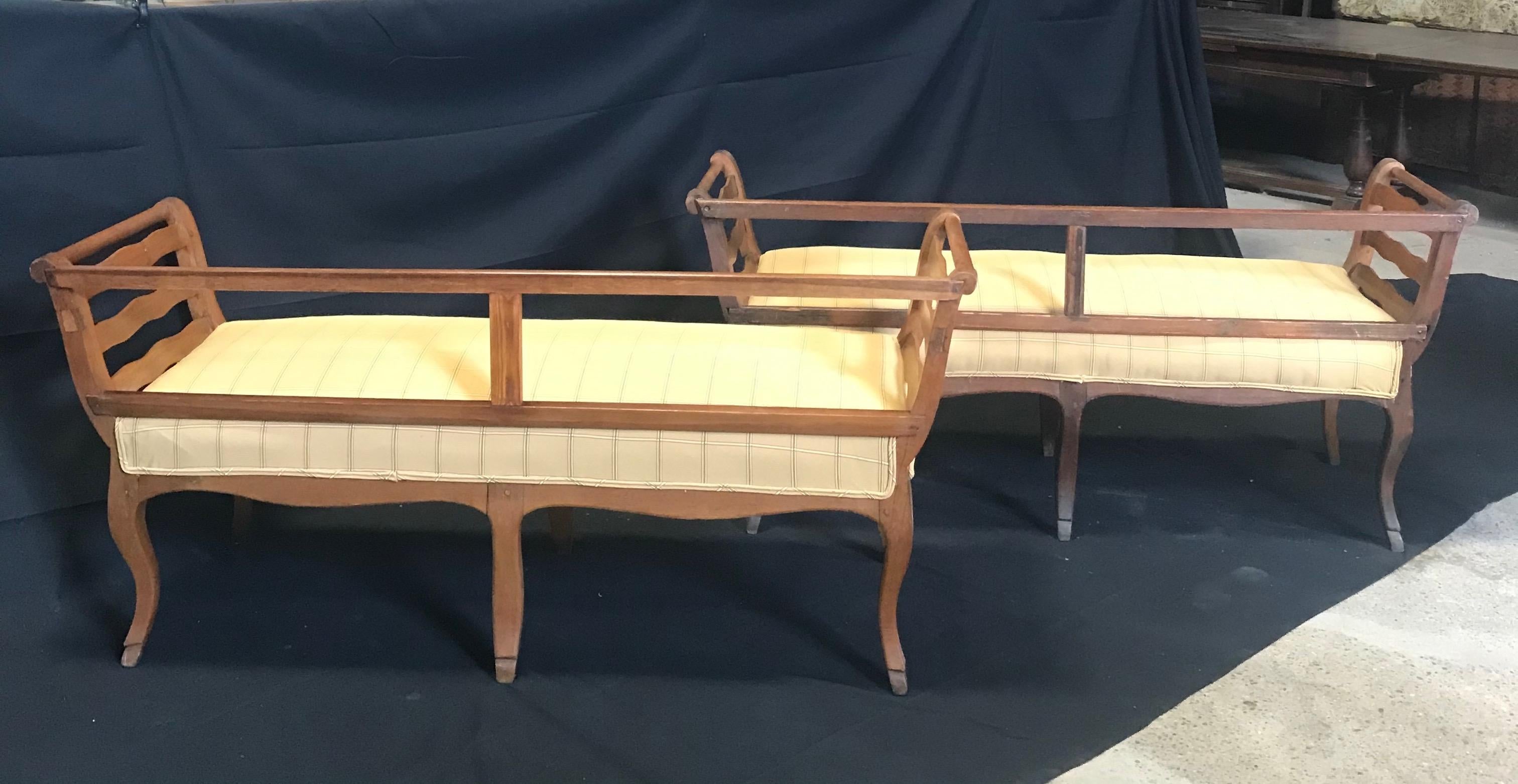 Stunning Pair of French Country 19th Century Louis XV Settees Loveseats 3
