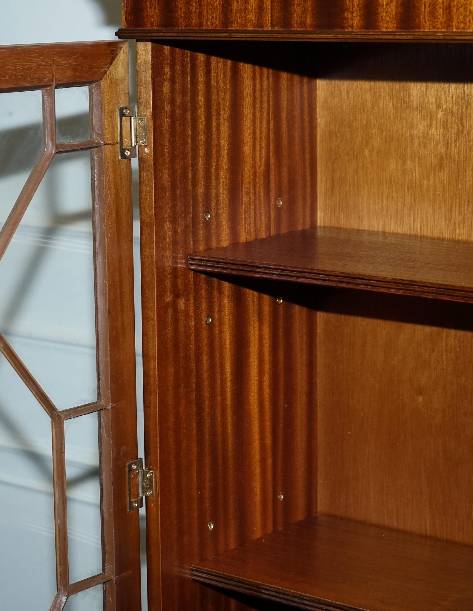 impresionante pareja de librerias de estilo georgiano con cajonera y cajonera de almacenaje 5