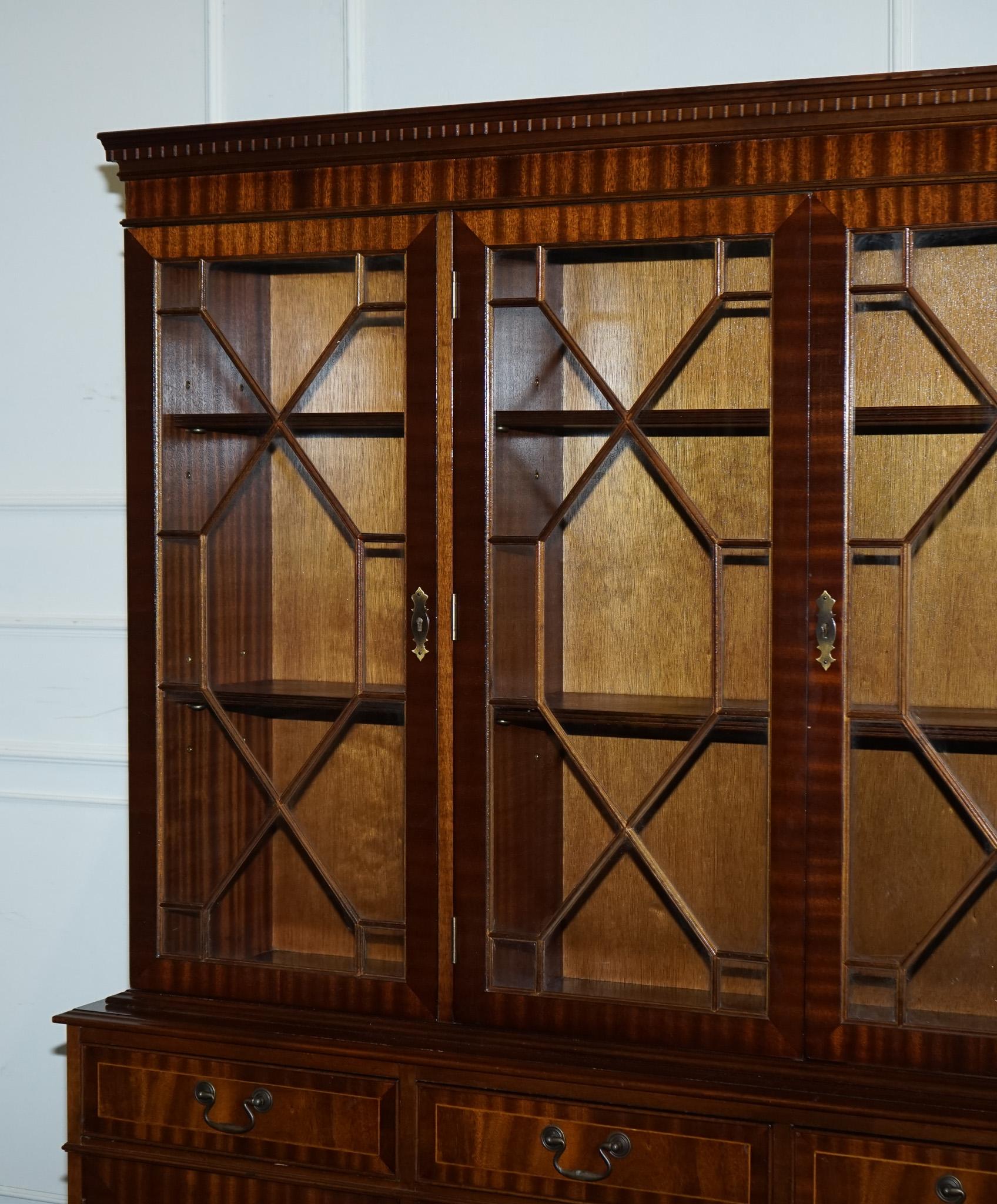 impresionante pareja de librerias de estilo georgiano con cajonera y cajonera de almacenaje siglo XX