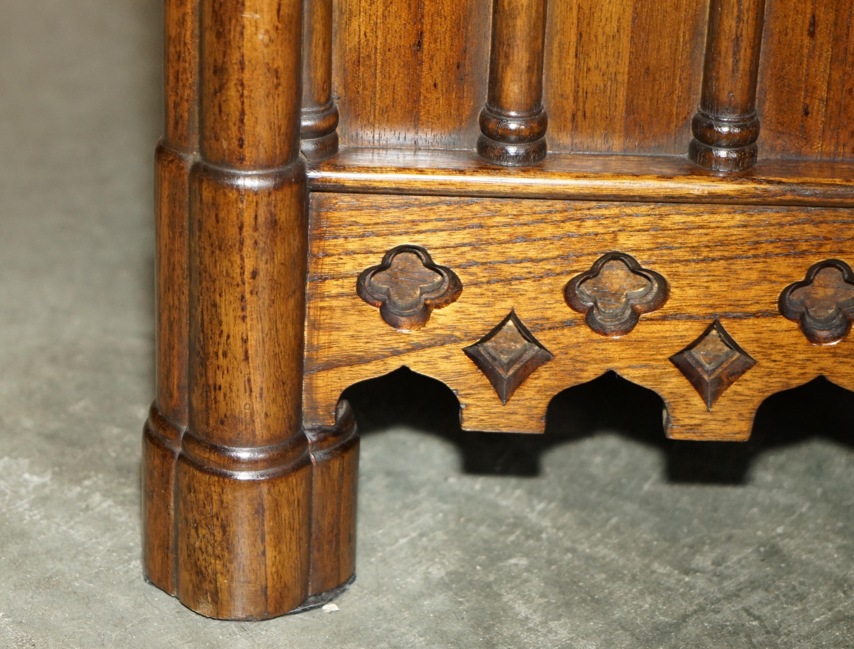 STUPENDO COPPIO DI FIORIERE GOTHIC REVIVAL EXTRA LARGE IN LEGNO INCISO A MANO 72X60CM in vendita 9