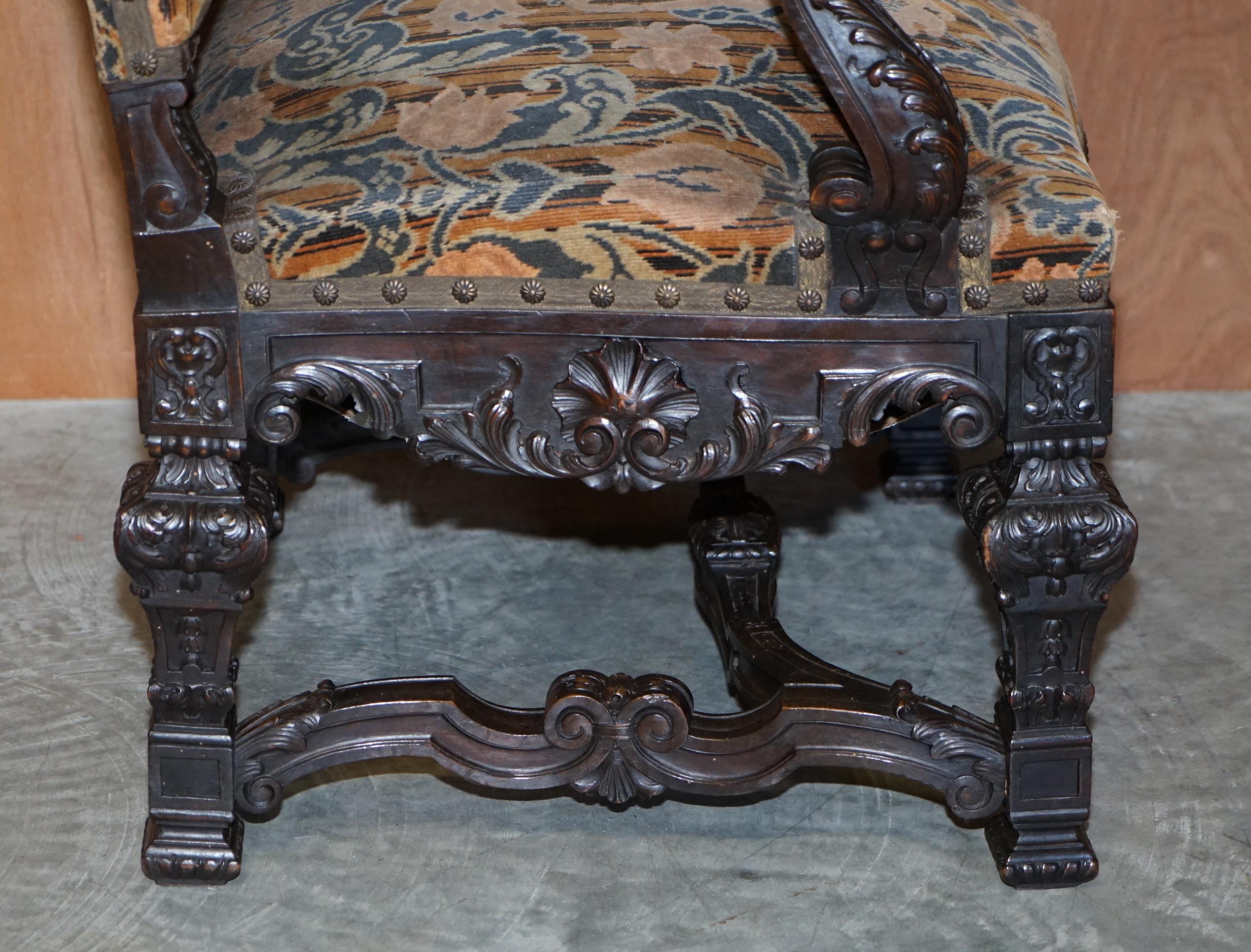 Stunning Pair of Hand Carved Italian Walnut Antique circa 1860 Throne Armchairs For Sale 5
