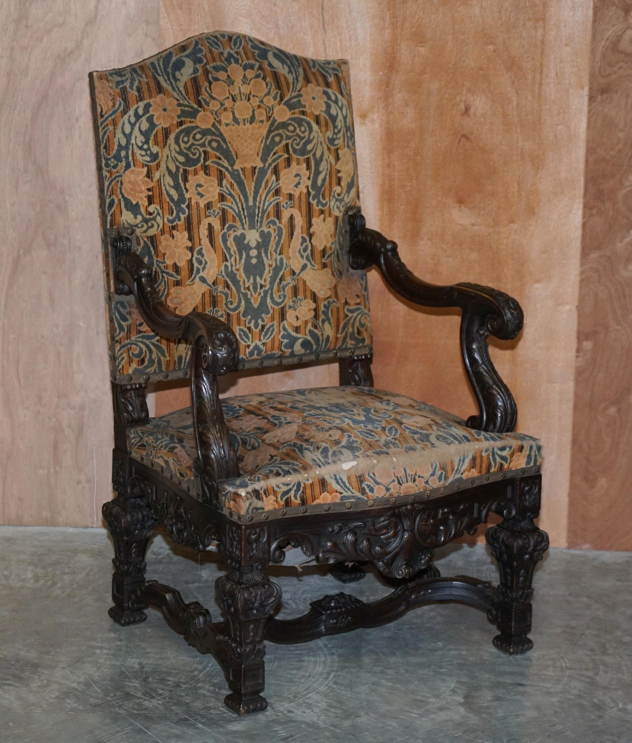 Stunning Pair of Hand Carved Italian Walnut Antique circa 1860 Throne Armchairs For Sale 8