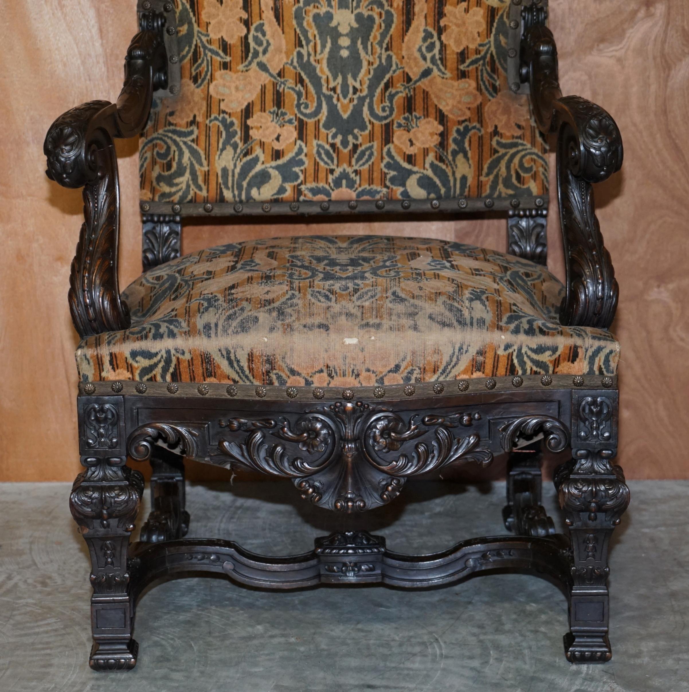 Stunning Pair of Hand Carved Italian Walnut Antique circa 1860 Throne Armchairs For Sale 1