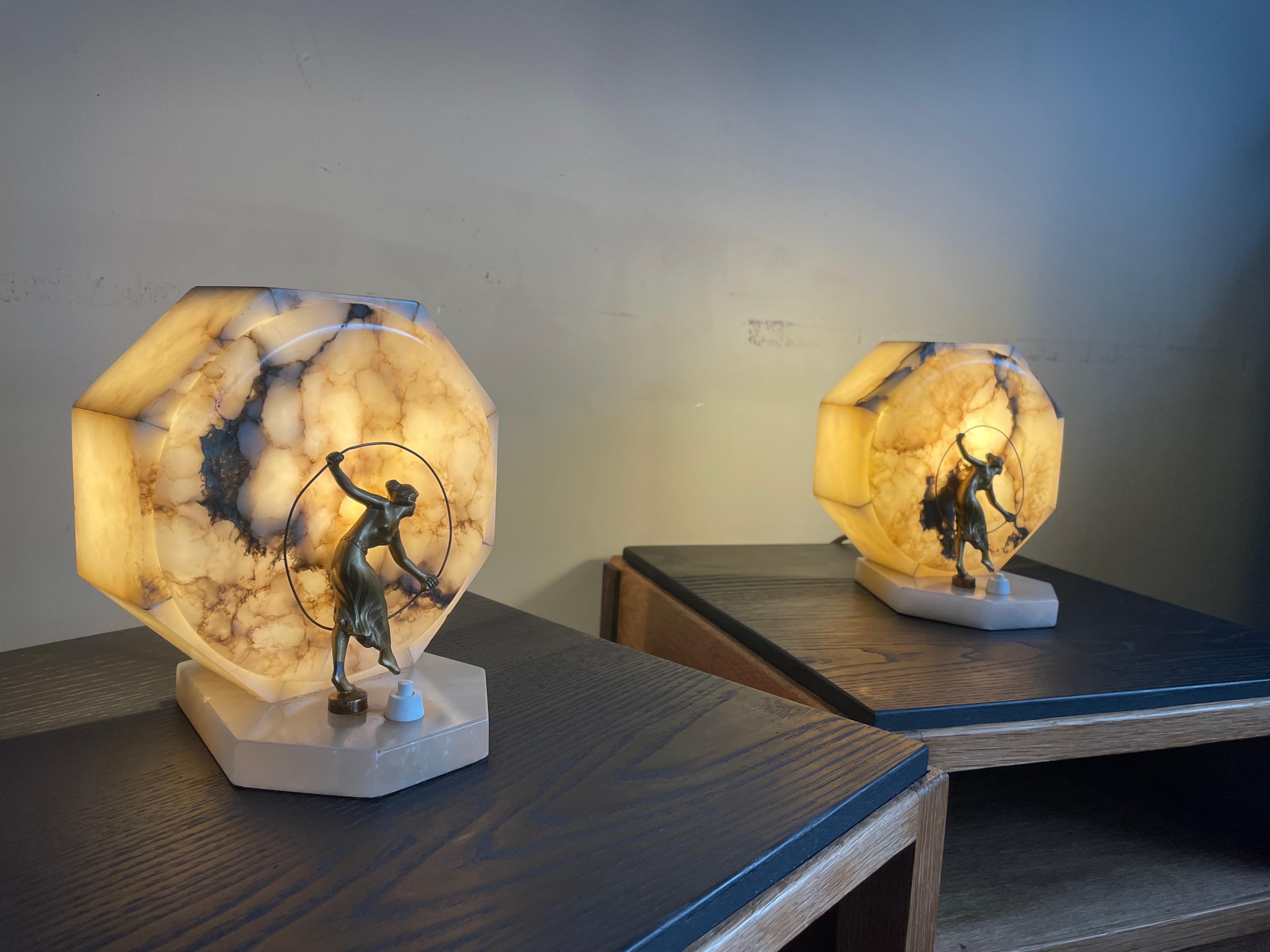 Superbe paire de lampes de table Art Déco en albâtre fabriquées à la main avec Danseurs de l'ère du jazz en vente 7