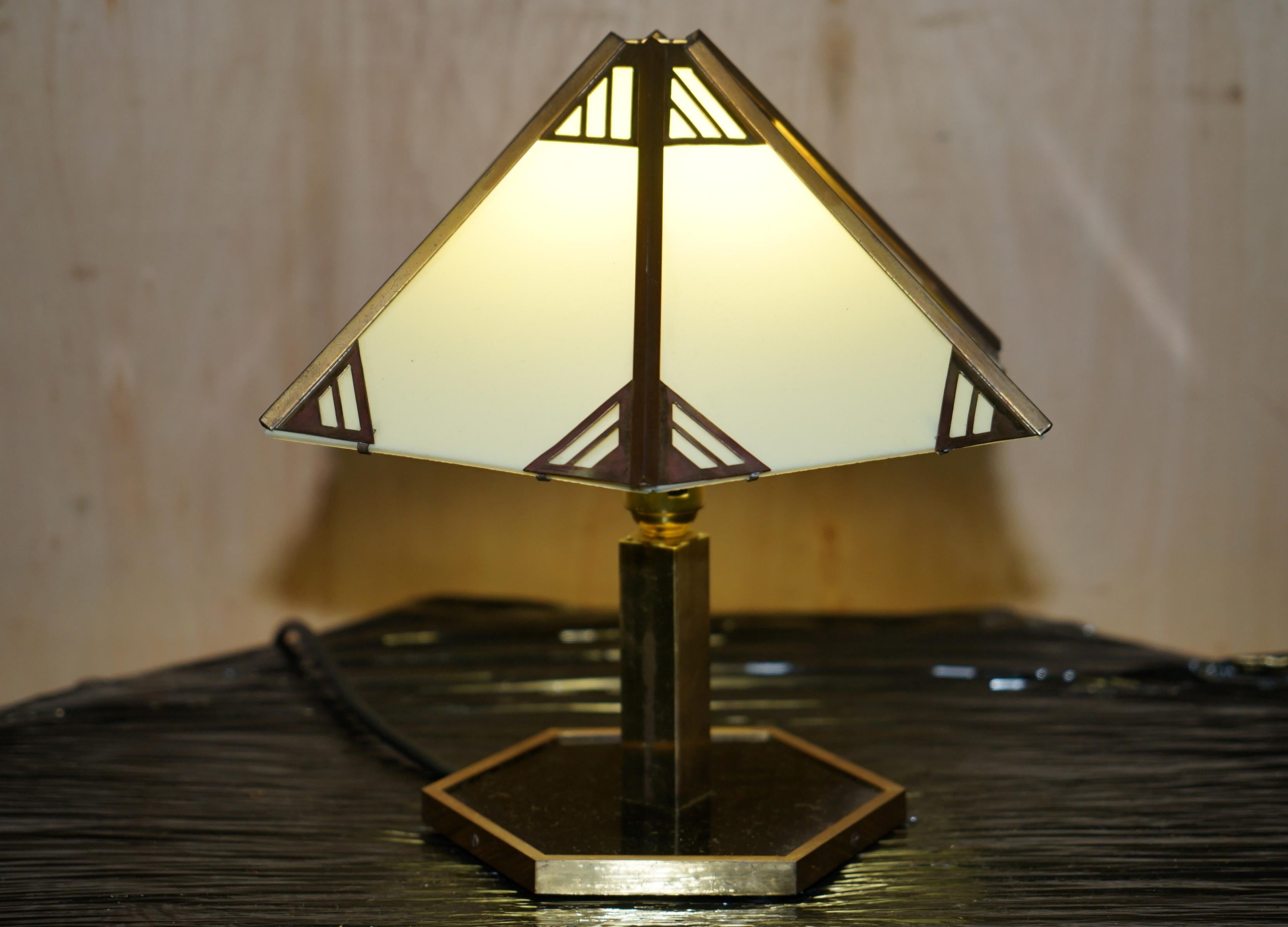 Italian STUNNING PAIR OF ITALIAN CIRCA 1930'S BRASS & LUCITE TABLE LAMPS FULLY RESTOREd For Sale