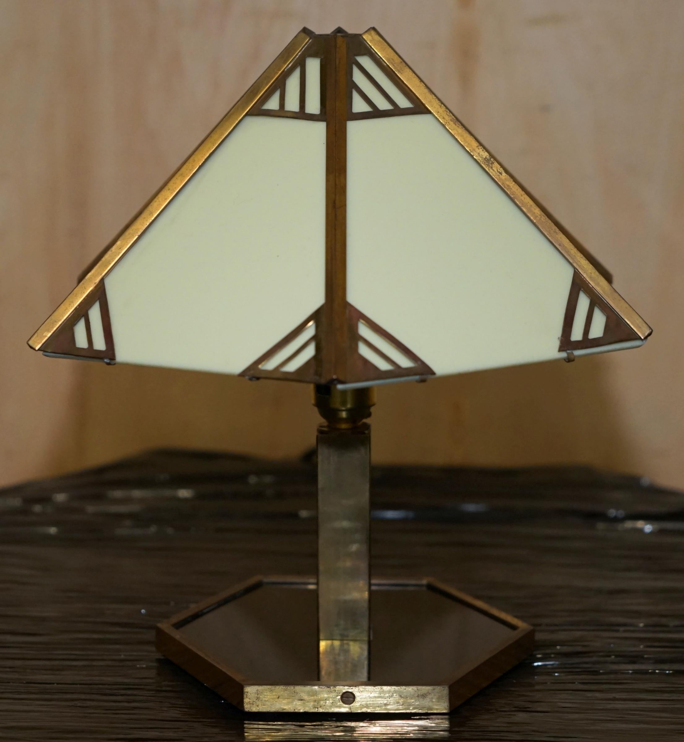 Hand-Crafted STUNNING PAIR OF ITALIAN CIRCA 1930'S BRASS & LUCITE TABLE LAMPS FULLY RESTOREd For Sale