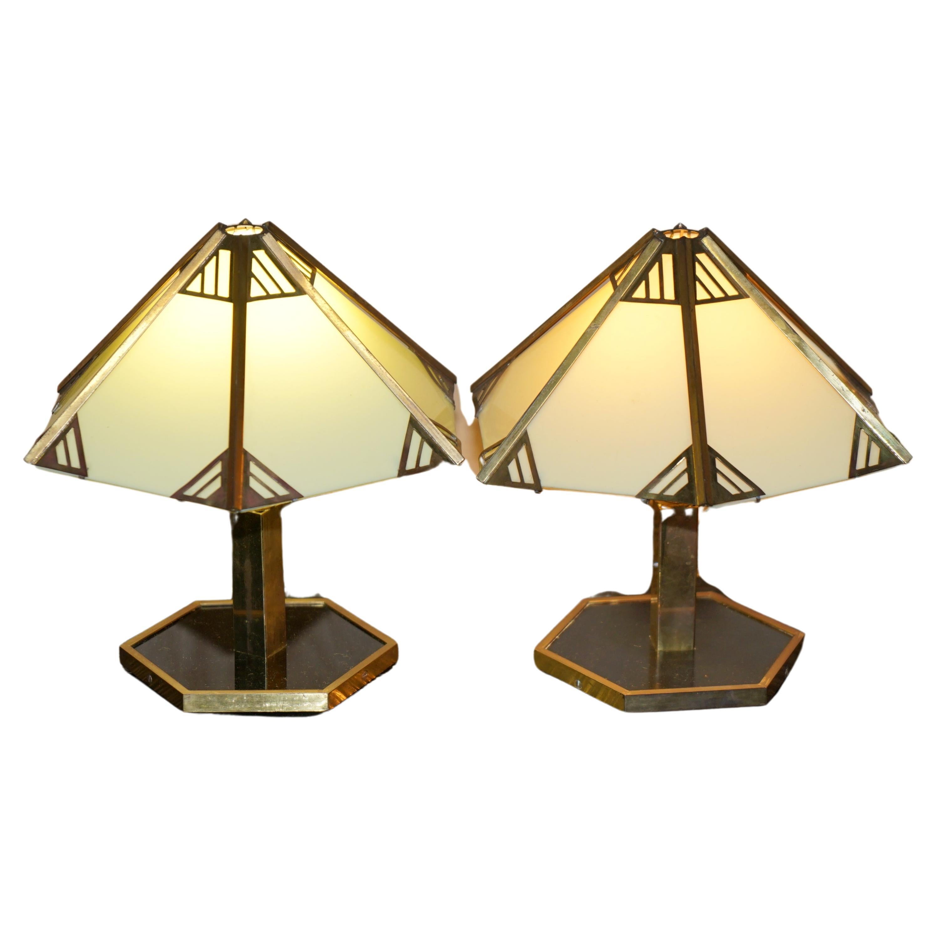 STUNNING PAIR OF ITALIAN CIRCA 1930'S BRASS & LUCITE TABLE LAMPS FULLY RESTOREd For Sale
