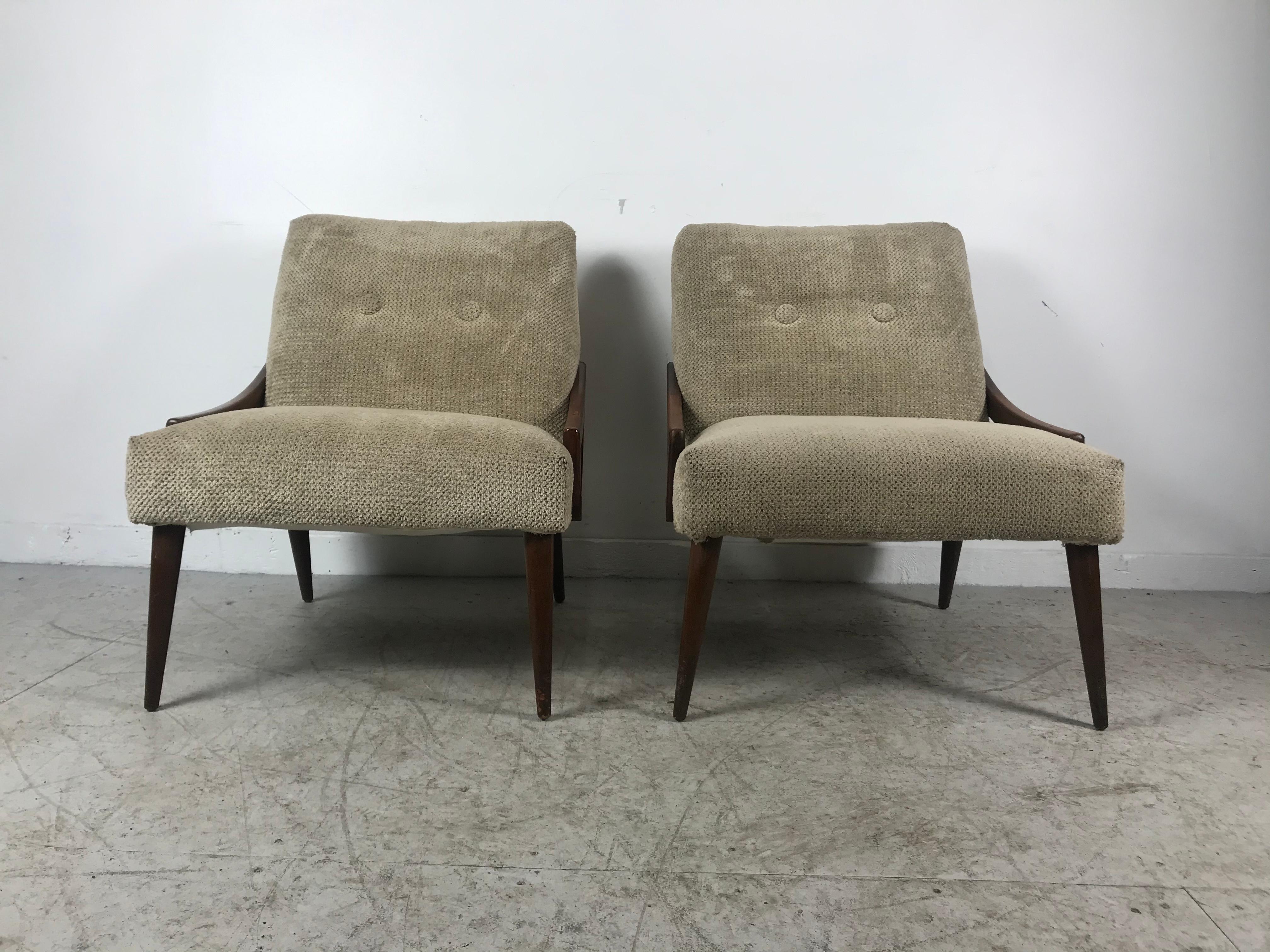 Stunning Pair of Italian Modernist Lounge Chairs after Gio Ponti 3