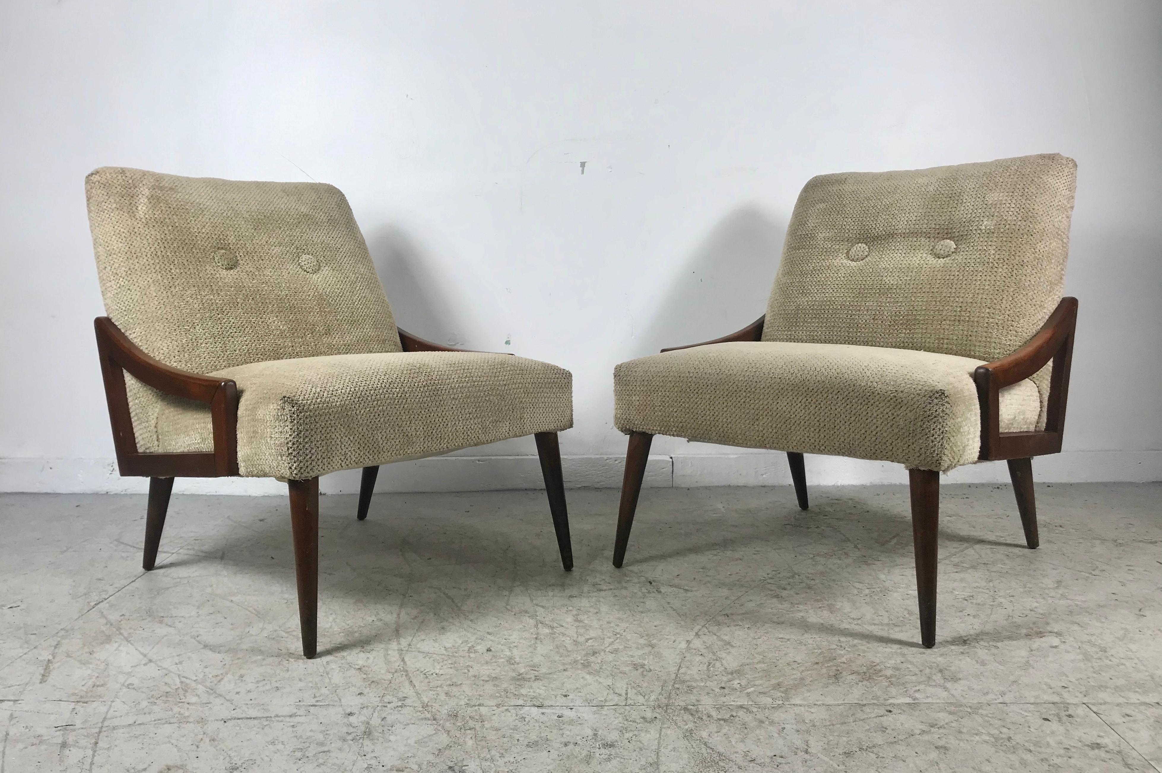 Stunning pair of modernist lounge chairs after Harvey Probber, elegant styling, reminiscent of Classic 1950s designs by Probber, Dunbar, Ponti etc. Fit seamlessly into any modern, contemporary eclectic environment. Hand delivery avail to New York