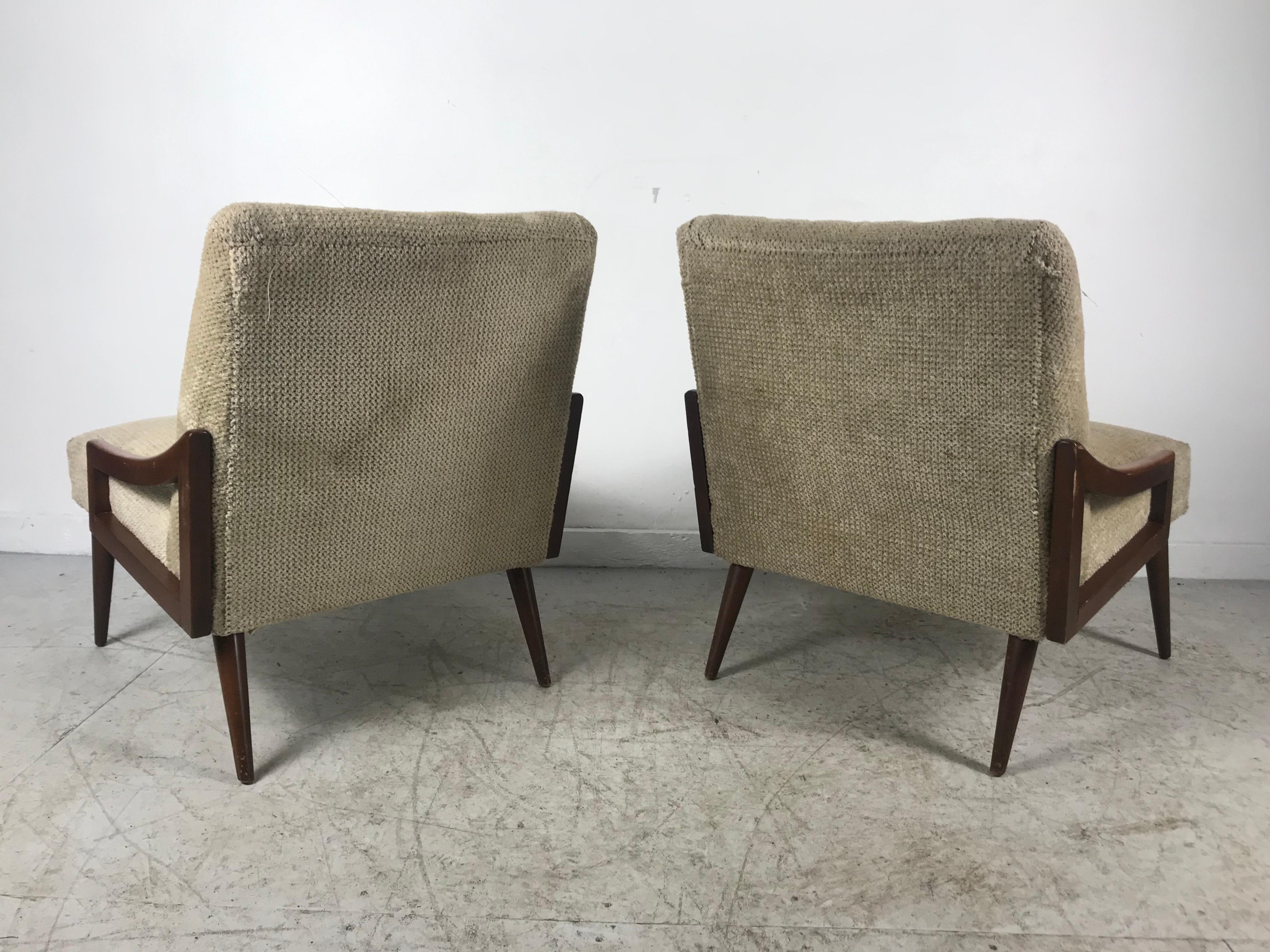 Stunning Pair of Italian Modernist Lounge Chairs after Gio Ponti In Good Condition In Buffalo, NY