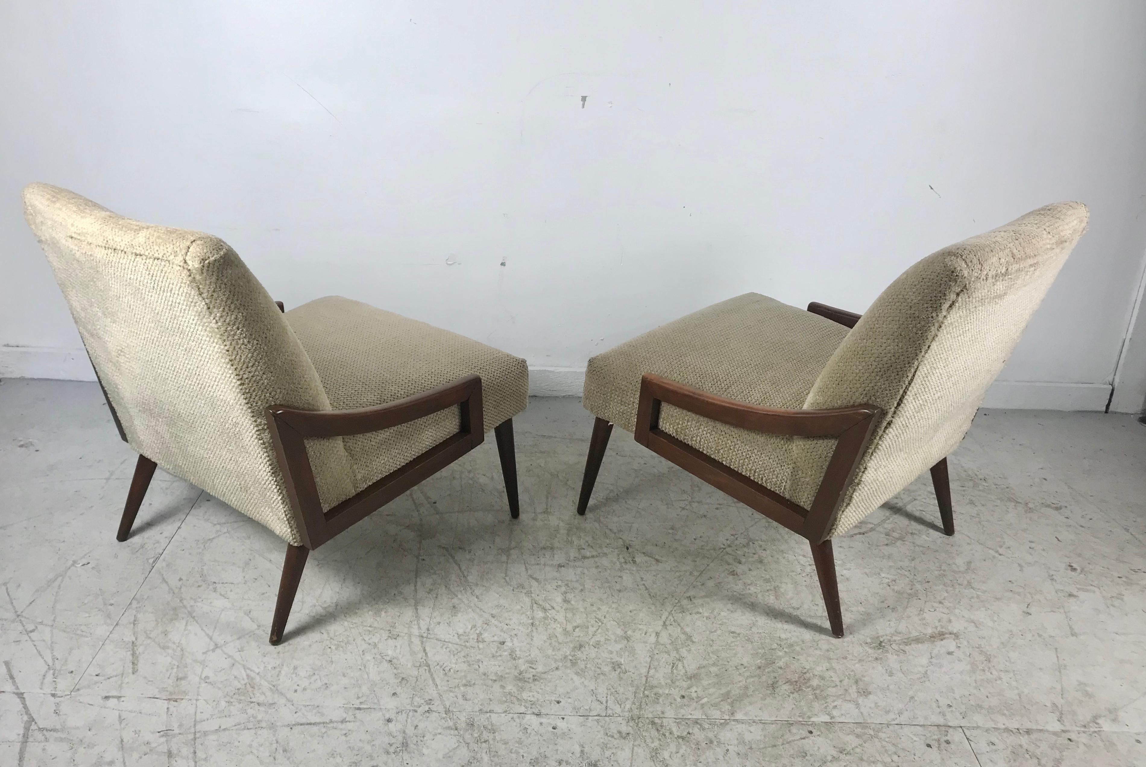 Fabric Stunning Pair of Italian Modernist Lounge Chairs after Gio Ponti
