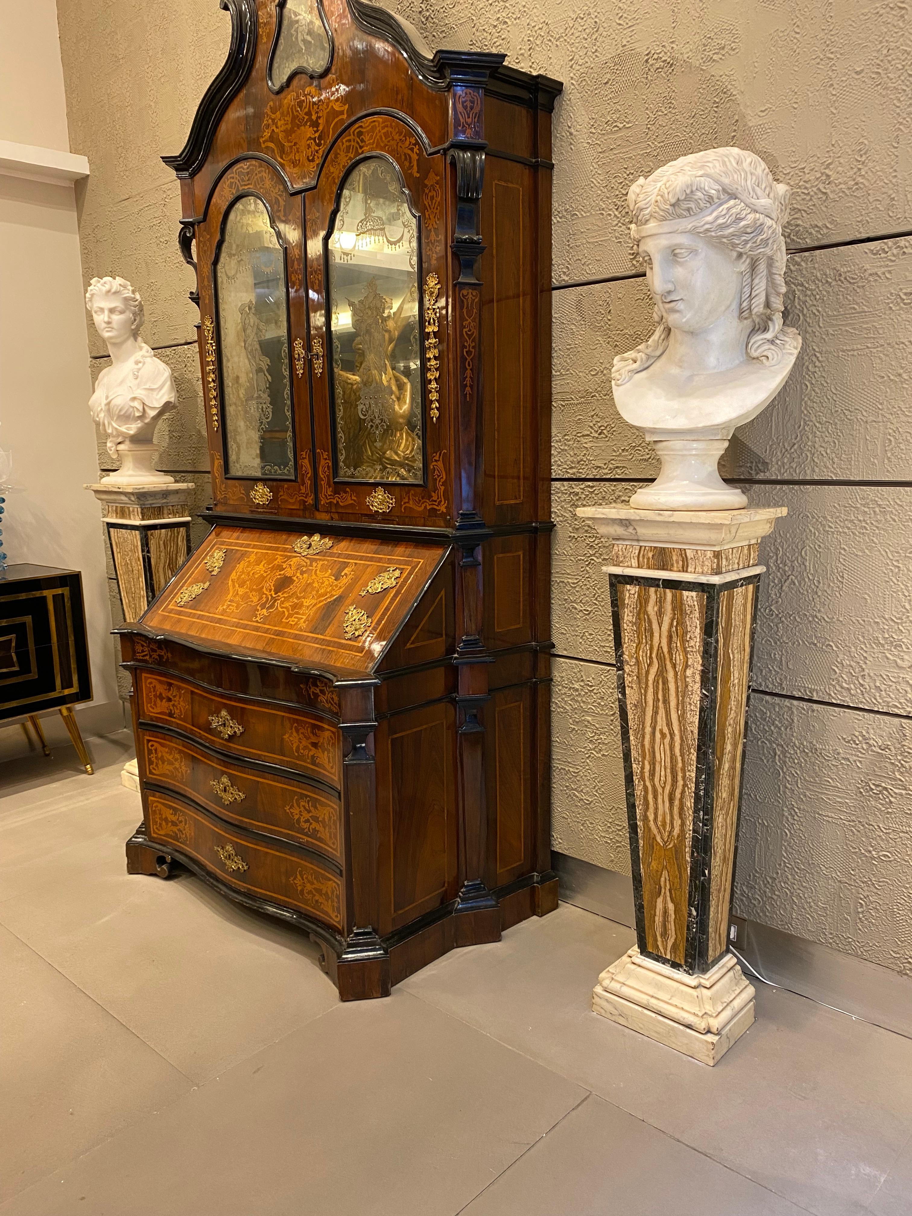 Stunning Pair of Italian Neoclassical Inlaid Marble Bases or Pedestals In Good Condition For Sale In Rome, IT
