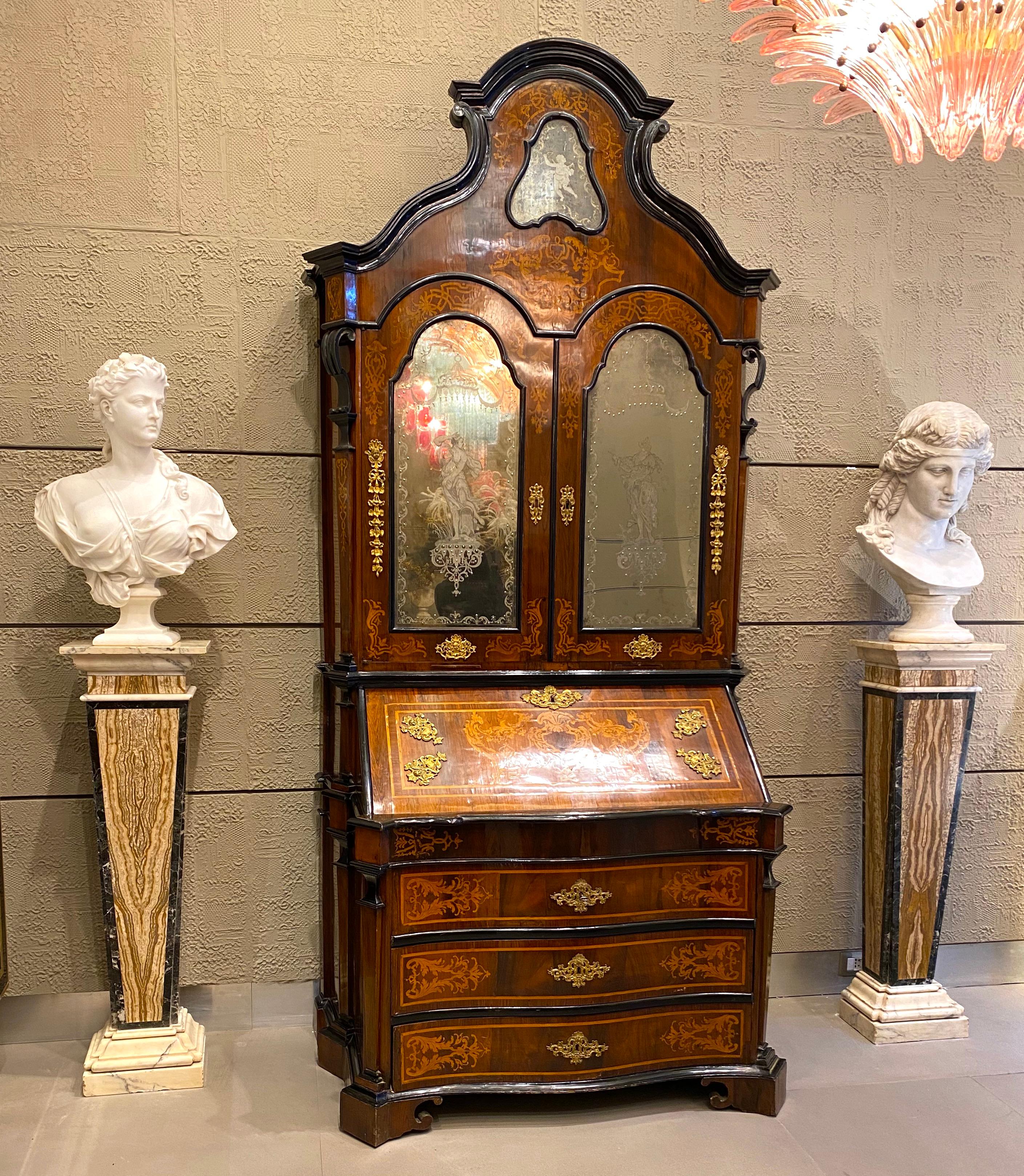 Mid-20th Century Stunning Pair of Italian Neoclassical Inlaid Marble Bases or Pedestals For Sale