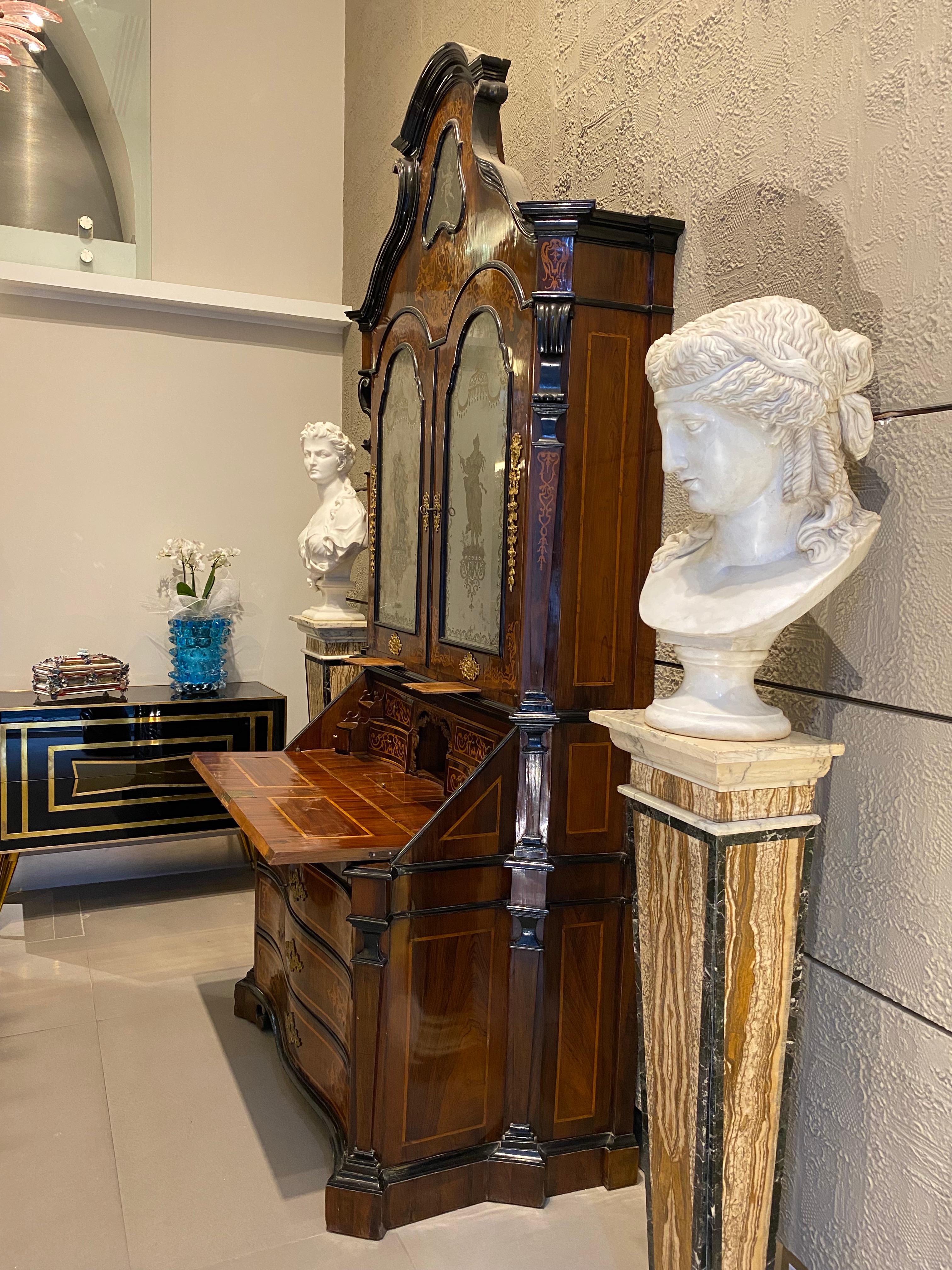 Stunning Pair of Italian Neoclassical Inlaid Marble Bases or Pedestals For Sale 1