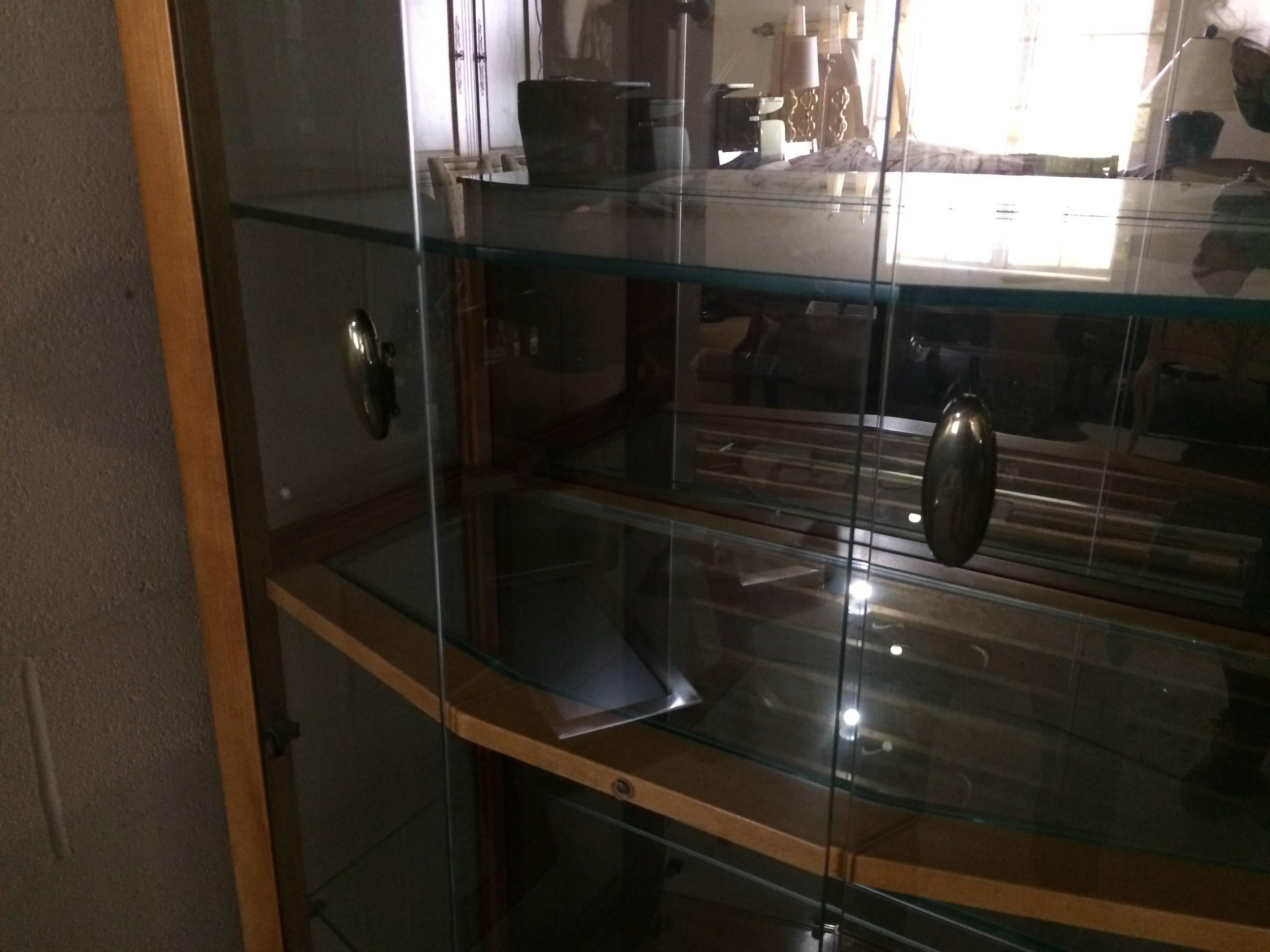 Stunning Pair of Large Glass and Maple Henredon Curio Cabinets 1