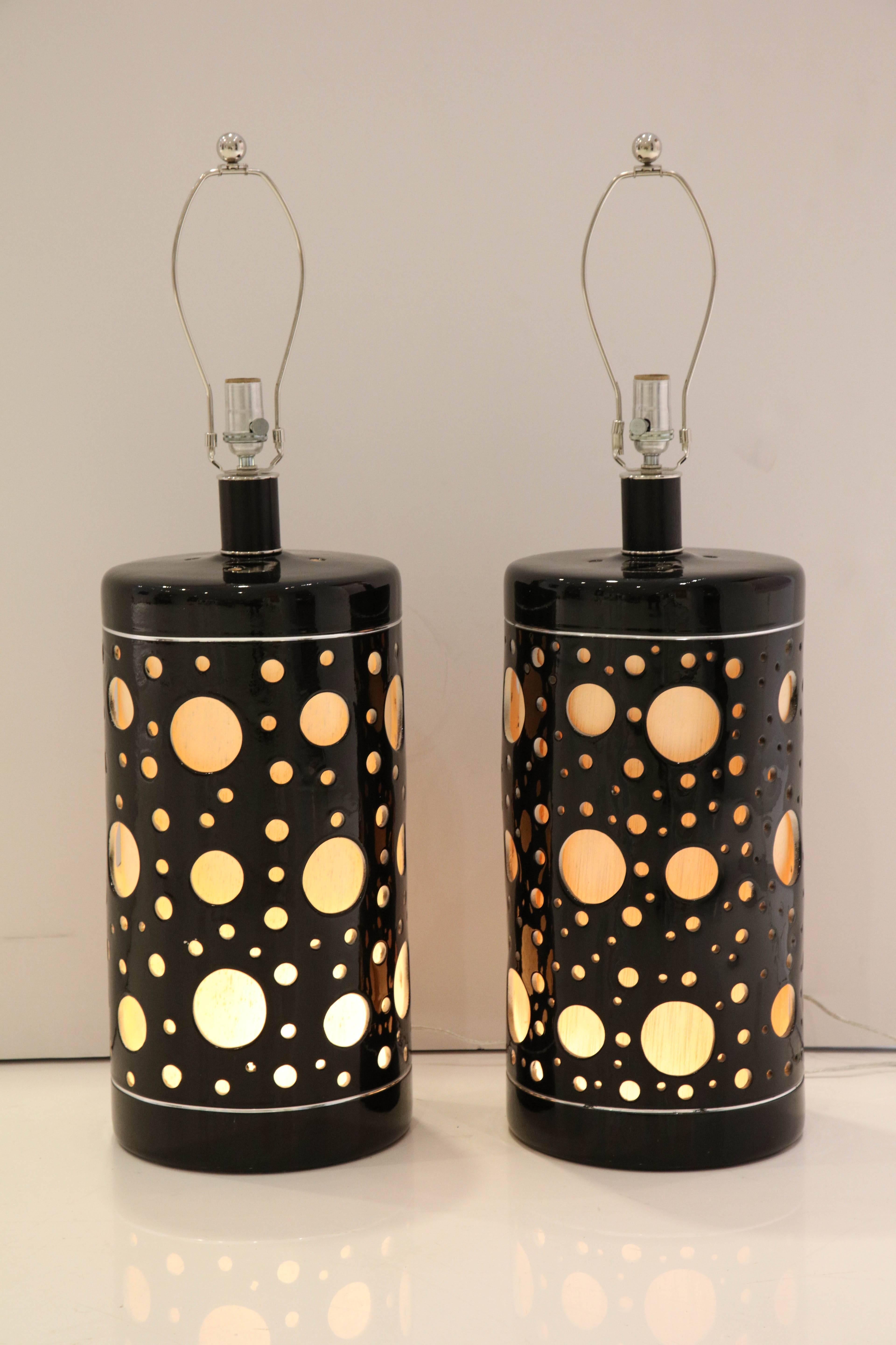 Late 20th Century Stunning Pair of Large Ceramic Lamps For Sale