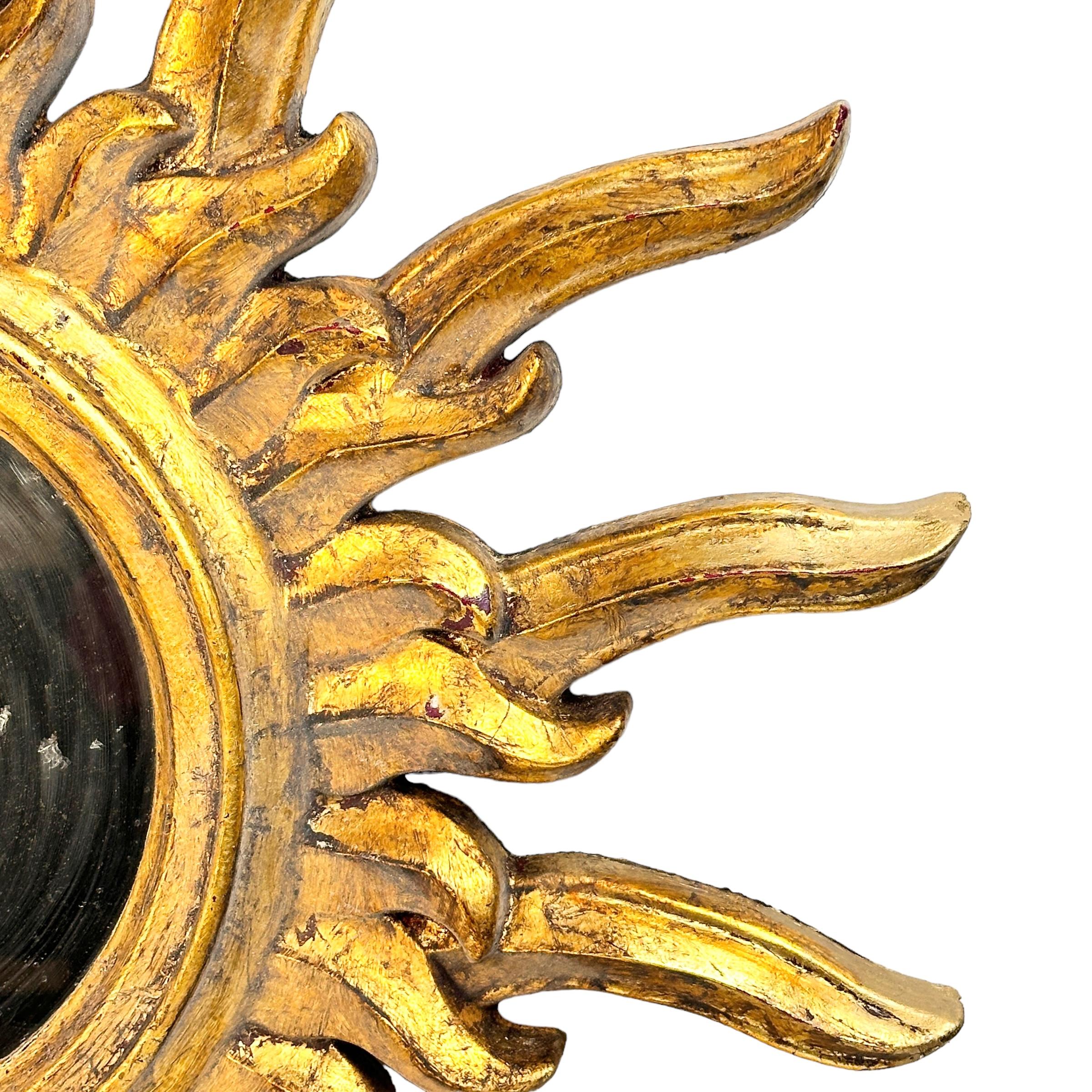 Stupéfiante paire de grands miroirs en étoile en bois doré, Italie, vers les années 1950. en vente 6