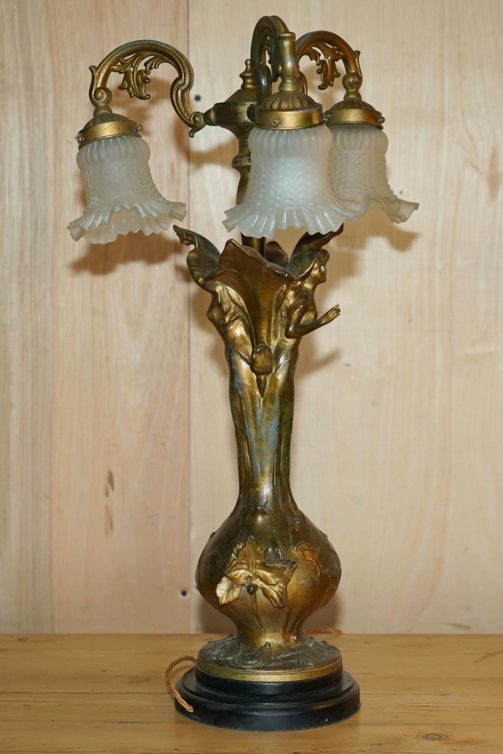 STUNNING PAIR OF LARGE ViNTAGE ART NOUVEAU BRONZED THREE BRANCH TABLE LAMPS For Sale 3