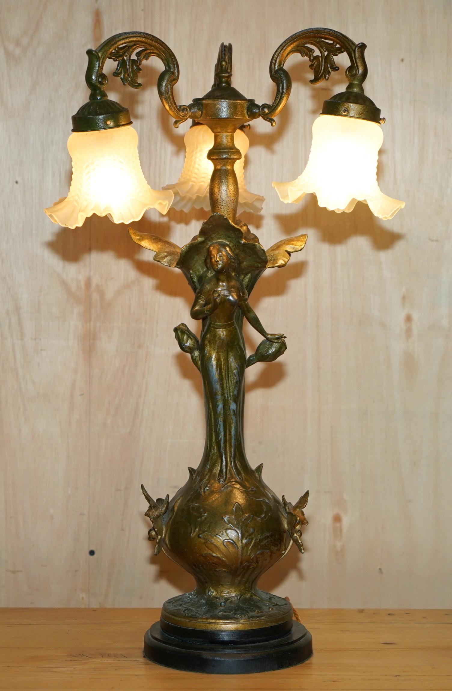 STUNNING PAIR OF LARGE ViNTAGE ART NOUVEAU BRONZED THREE BRANCH TABLE LAMPS For Sale 9