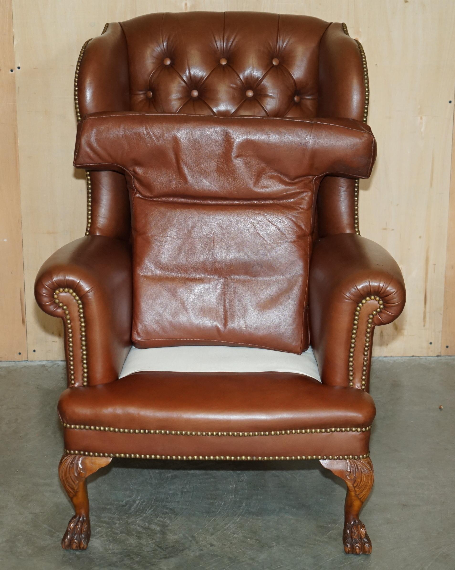 PIRE DE PIÈCES DE PIÈCES DE LION CHESTERFIELD TUFTED WINGBACK ARMCHAIRS en vente 6