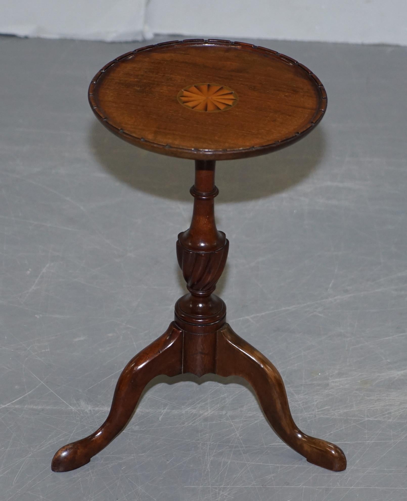 Stunning Pair of Hardwood Sheraton Revival Tripod Side End Lamp Wine Tables For Sale 5