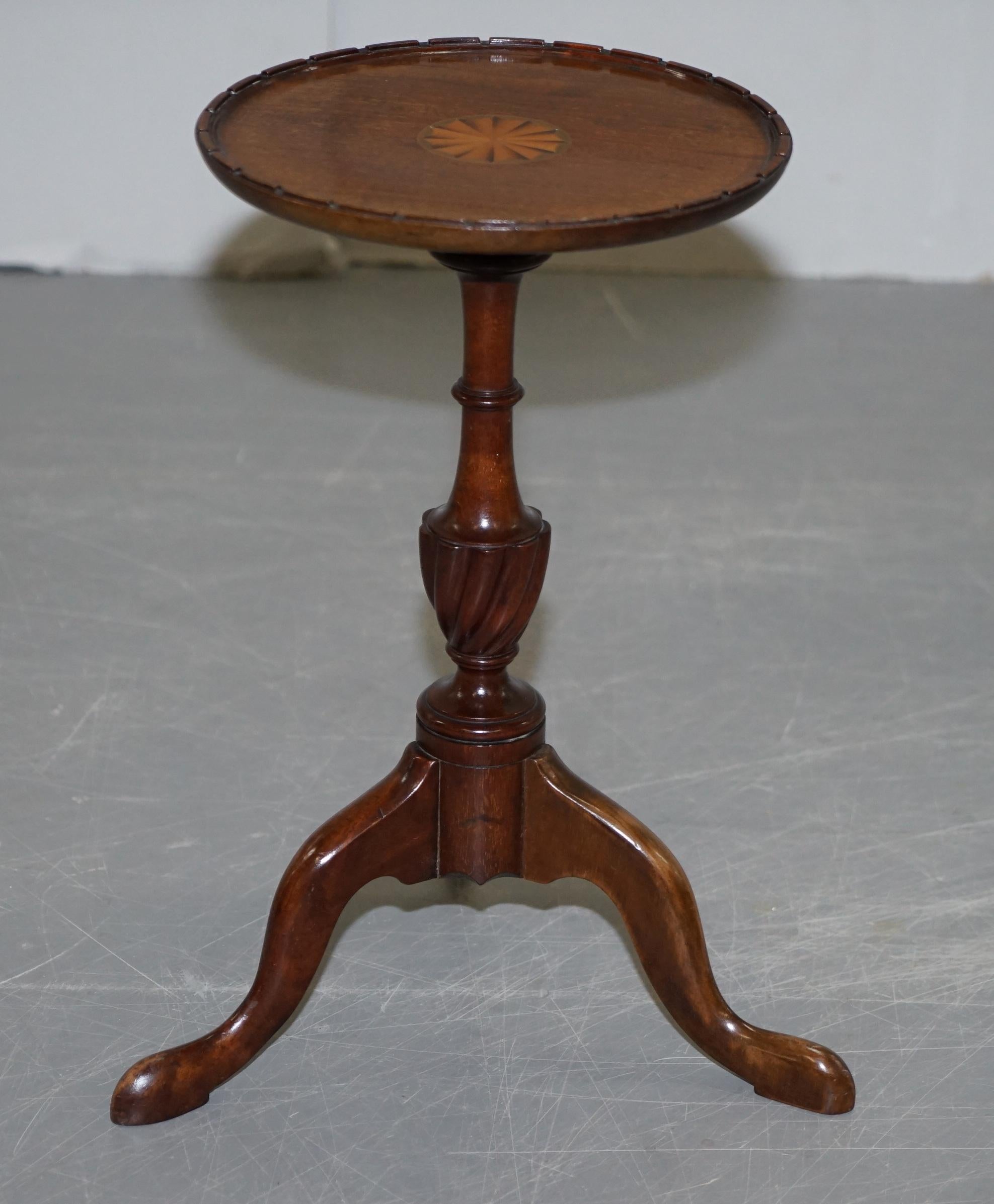 Stunning Pair of Hardwood Sheraton Revival Tripod Side End Lamp Wine Tables For Sale 9