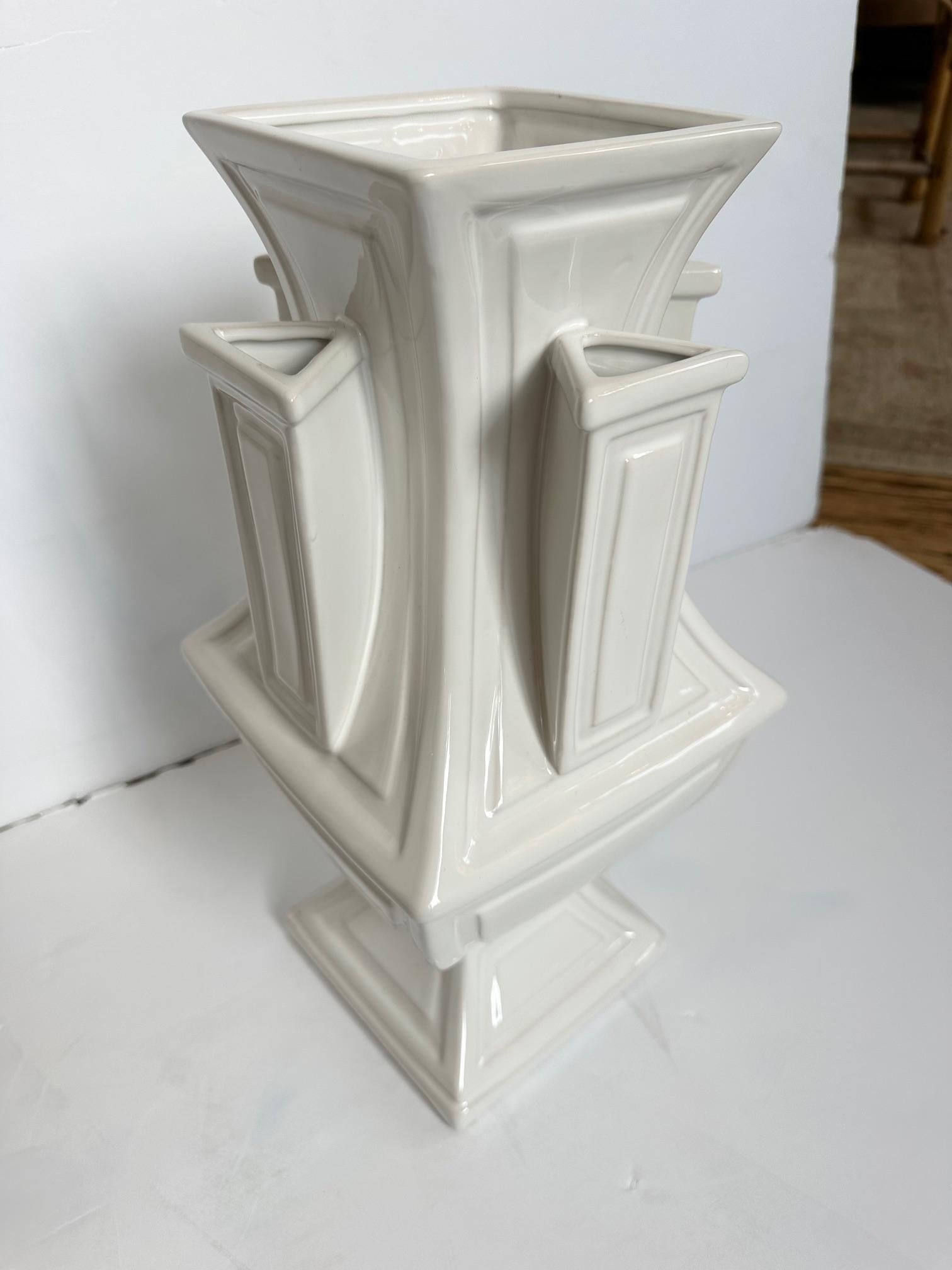 Superbe paire de vases italiens modernes du milieu du siècle dernier en vente 1
