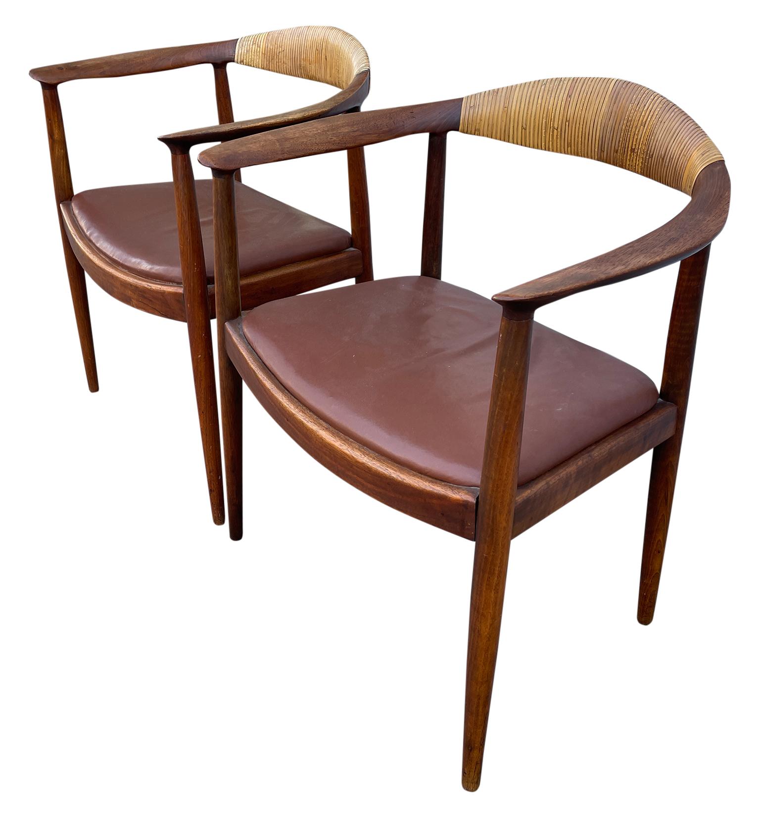 Woodwork Stunning Pair of Mid-Century Modern Oak Leather Armchairs Style of Hans Wegner 