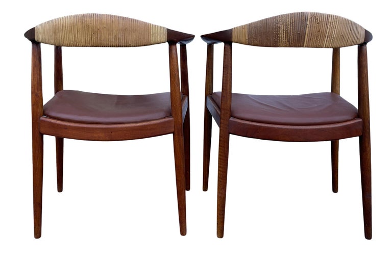 Cane Stunning Pair of Mid-Century Modern Oak Leather Armchairs Style of Hans Wegner  For Sale
