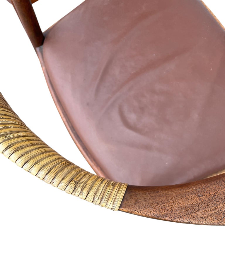 Stunning Pair of Mid-Century Modern Oak Leather Armchairs Style of Hans Wegner  For Sale 2
