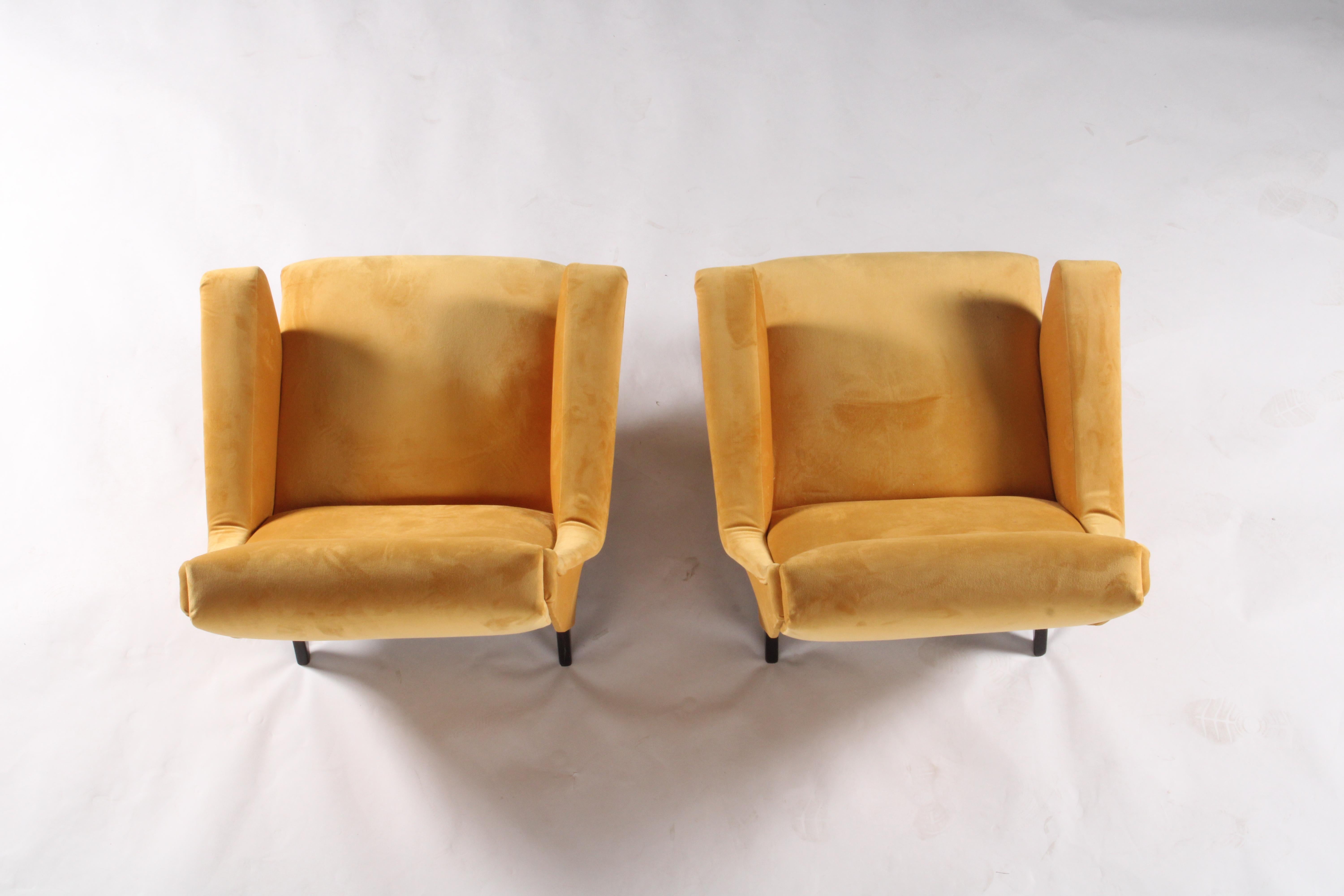Superbe paire de fauteuils italiens du milieu du siècle dernier dans le style de Guglielmo Pecorini en vente 3