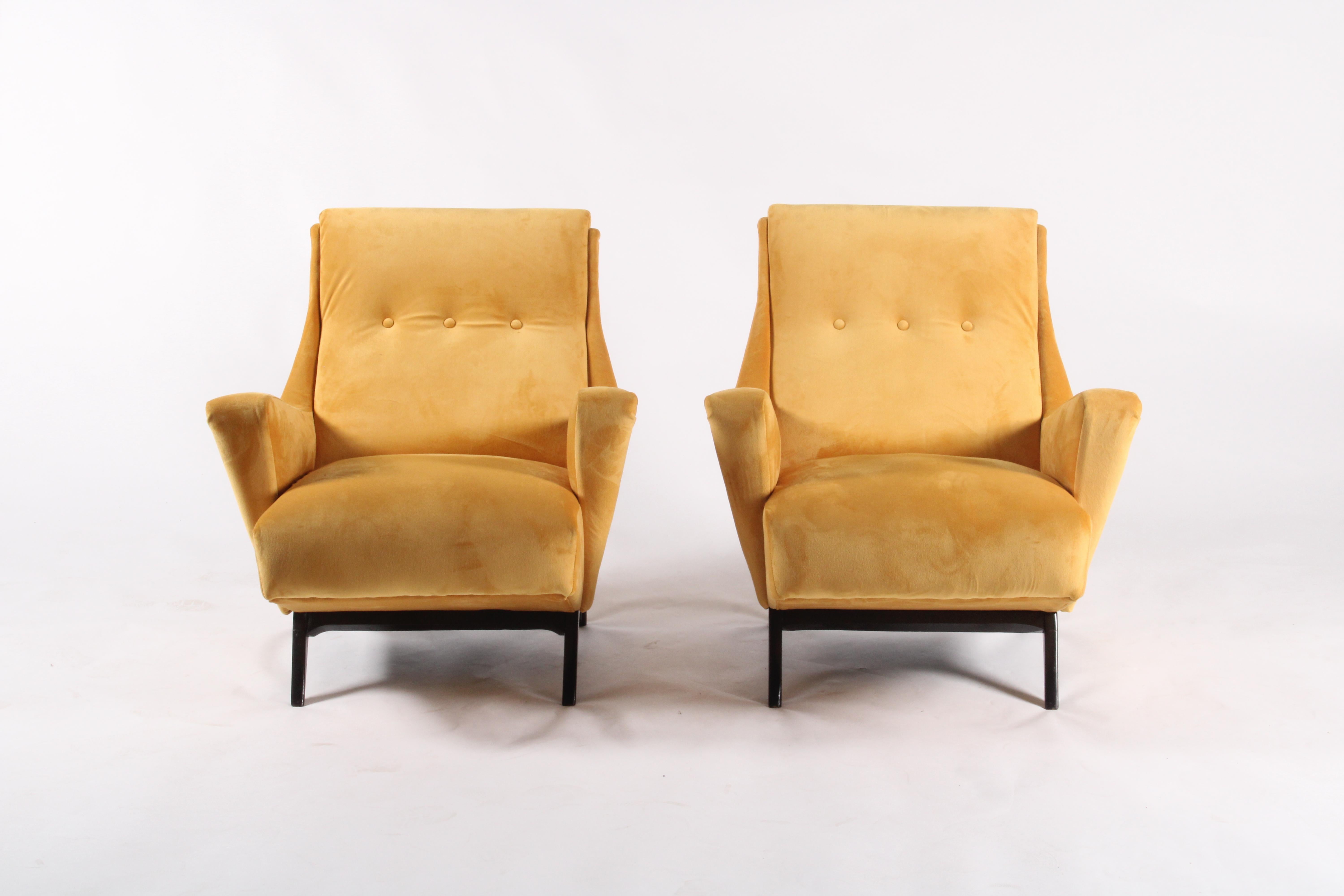 Superbe paire de fauteuils italiens du milieu du siècle dernier dans le style de Guglielmo Pecorini en vente 4