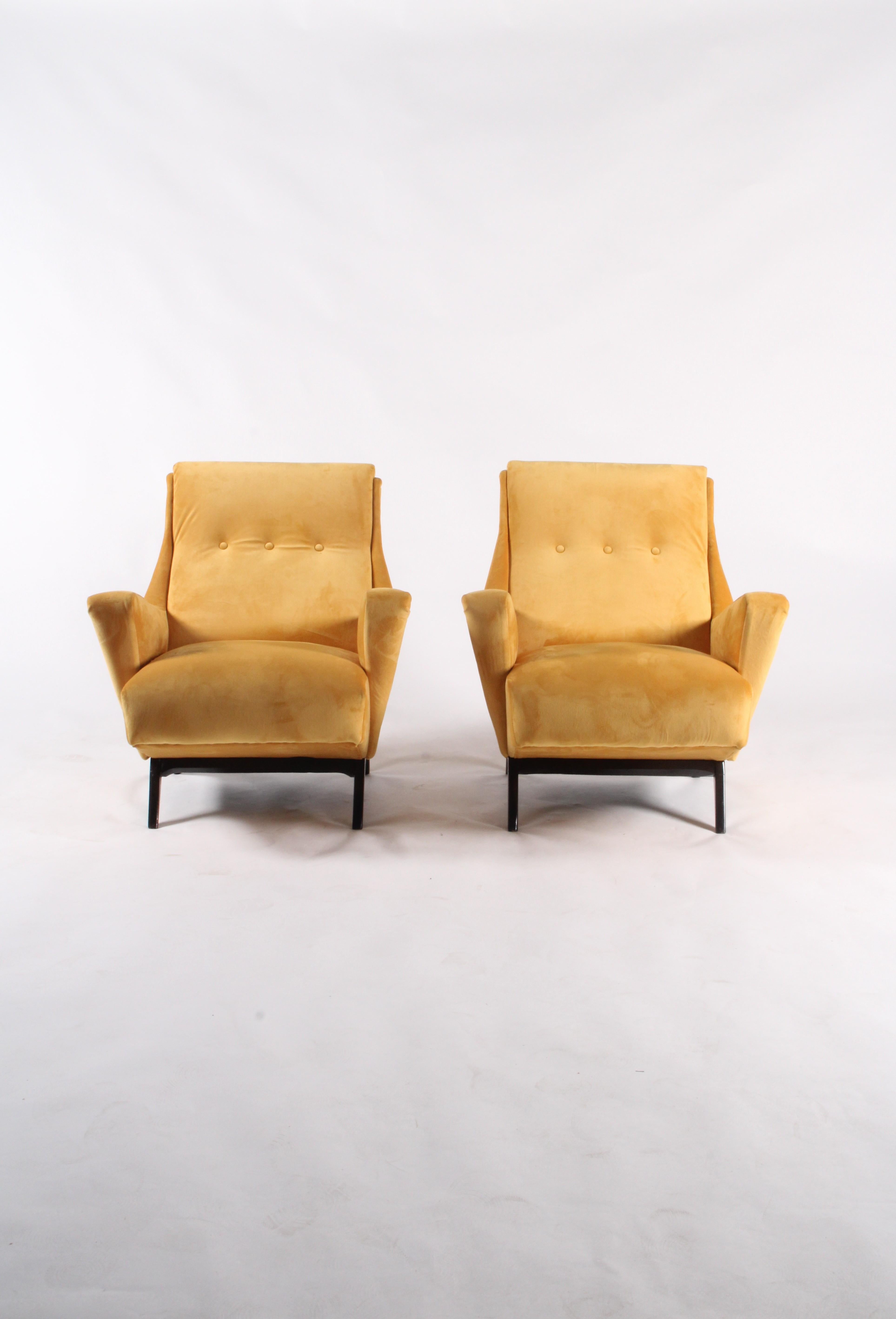 Superbe paire de fauteuils italiens du milieu du siècle dernier dans le style de Guglielmo Pecorini en vente 5
