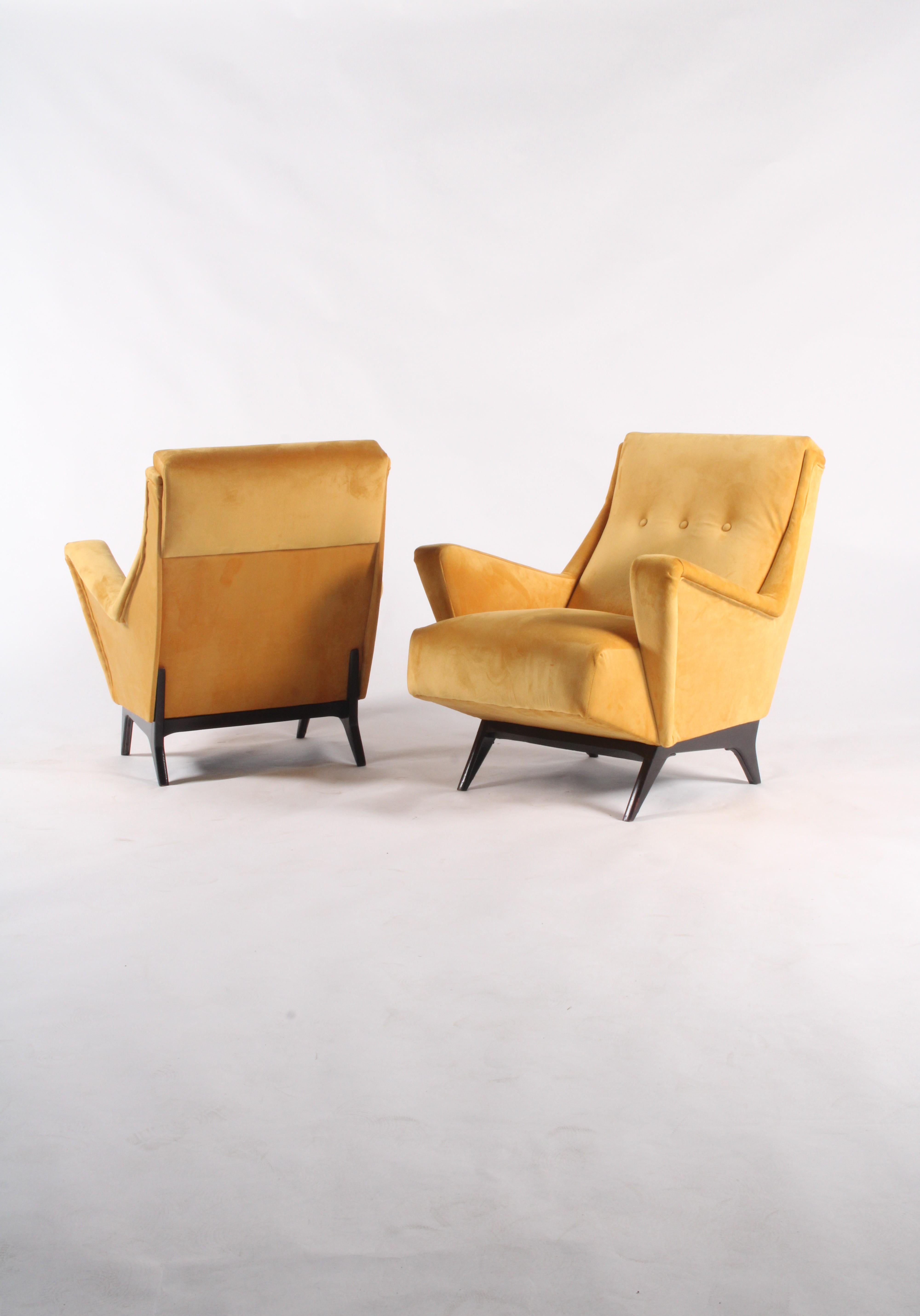 Superbe paire de fauteuils italiens du milieu du siècle dernier dans le style de Guglielmo Pecorini en vente 8
