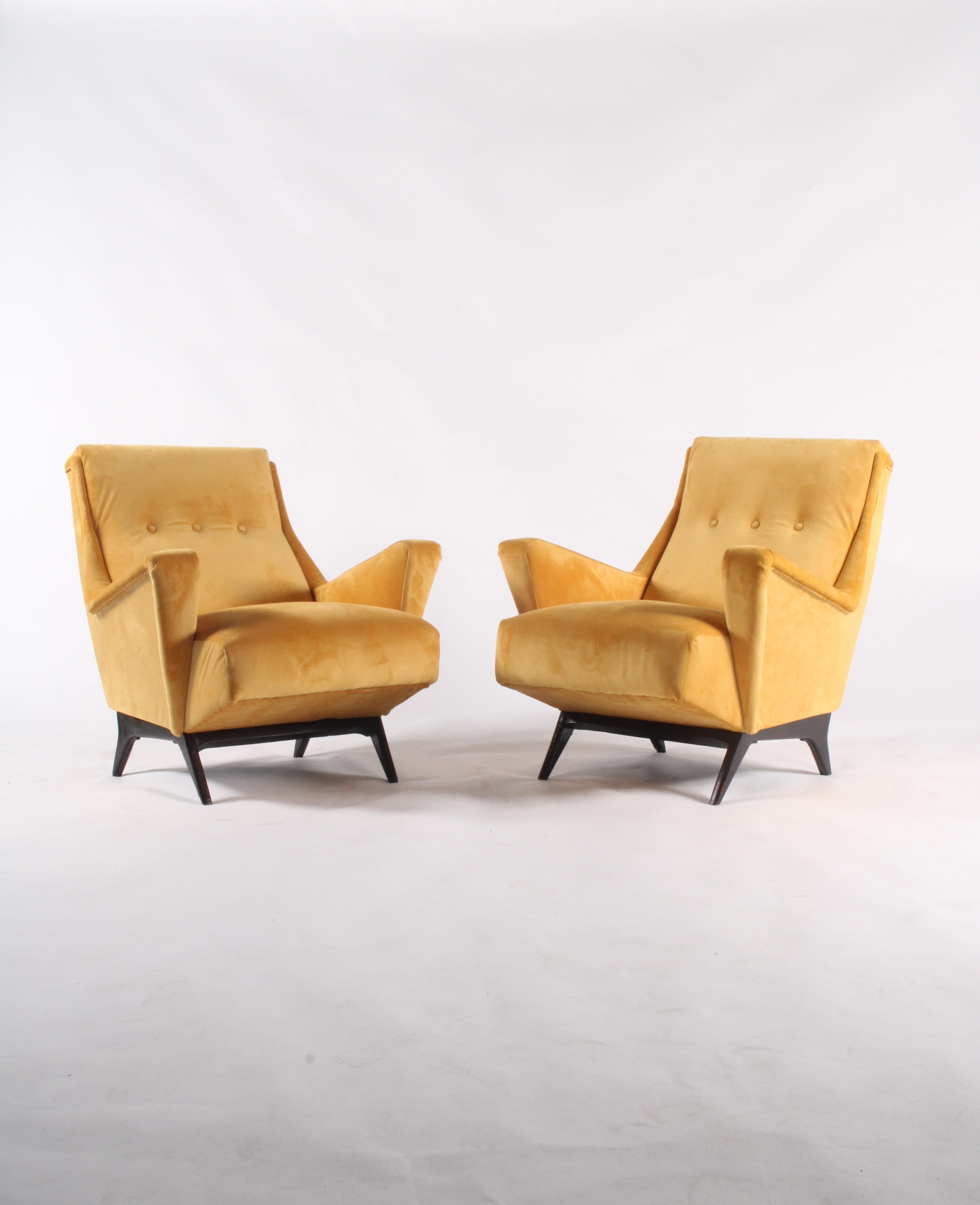 Superbe paire de fauteuils italiens du milieu du siècle dernier dans le style de Guglielmo Pecorini en vente 11
