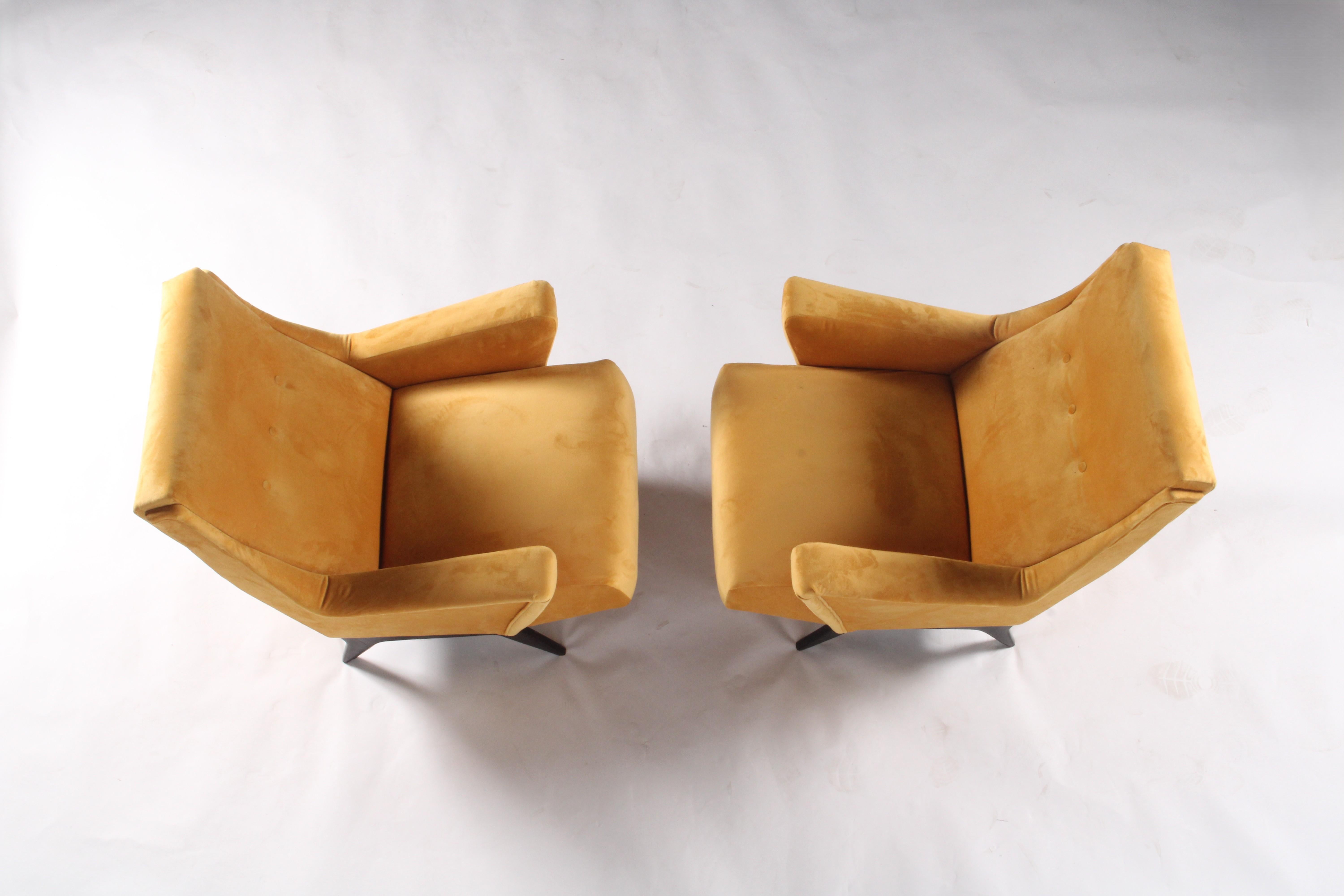Milieu du XXe siècle Superbe paire de fauteuils italiens du milieu du siècle dernier dans le style de Guglielmo Pecorini en vente