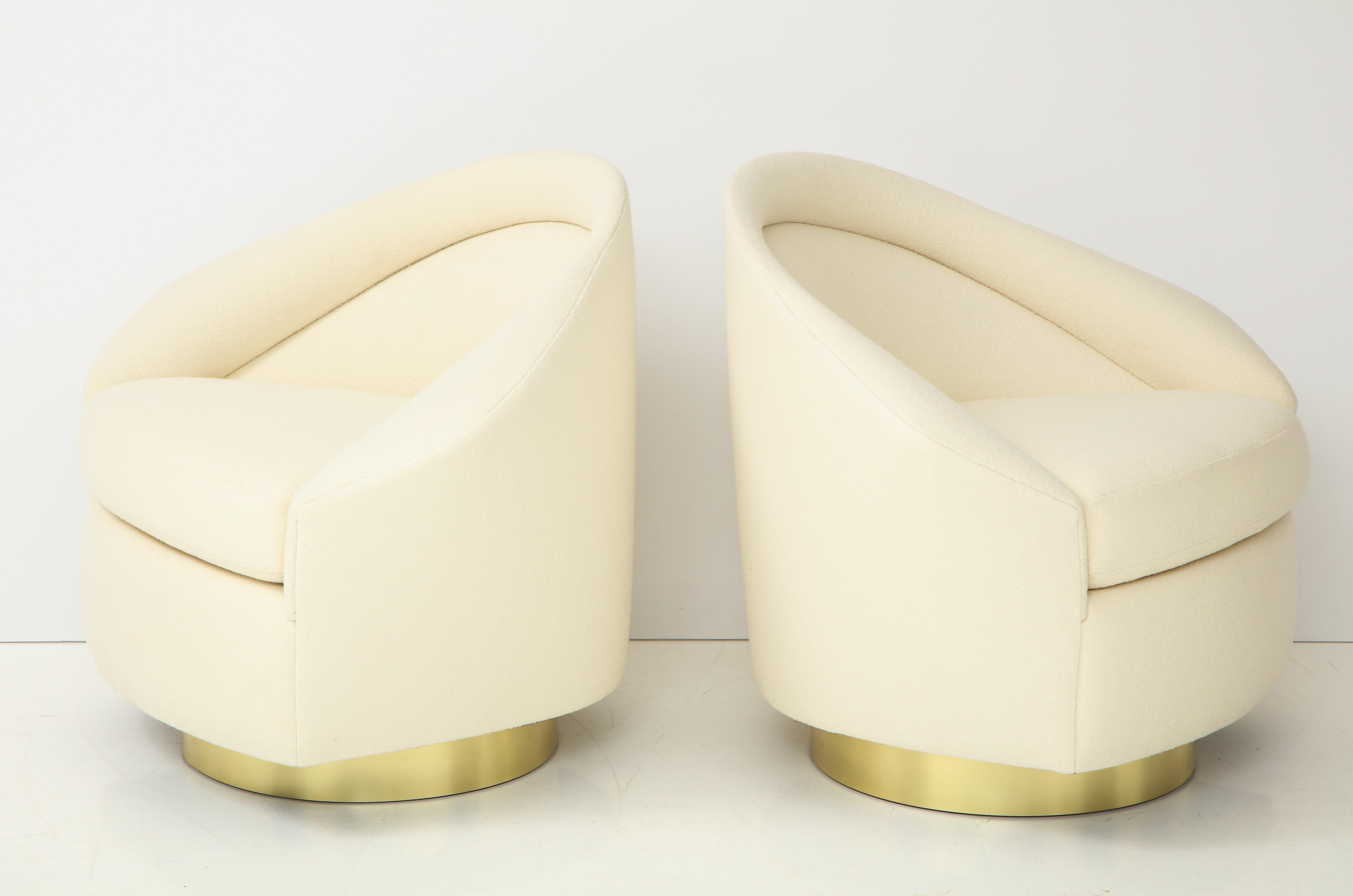 Mid-Century Modern Stunning Pair of Milo Baughman Swivel Chairs