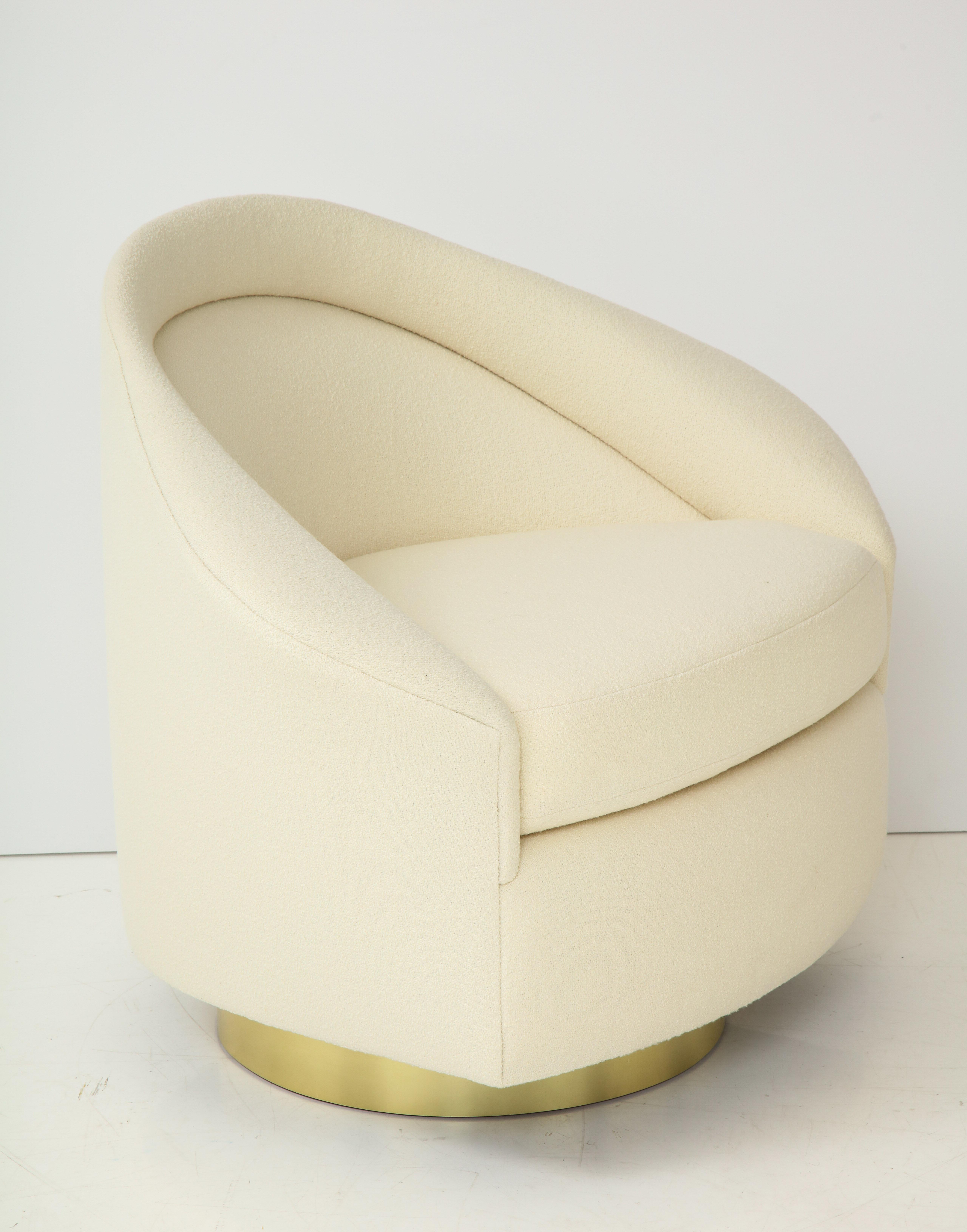 Stunning Pair of Milo Baughman Swivel Chairs 1