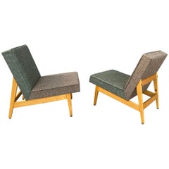 Stunning Pair of Modernist Lounge Chairs Made by Gunlocke, Manner of Jens Risom