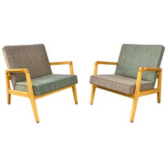 Stunning Pair of Modernist Lounge Chairs Made by Gunlocke, Manner of Jens Risom