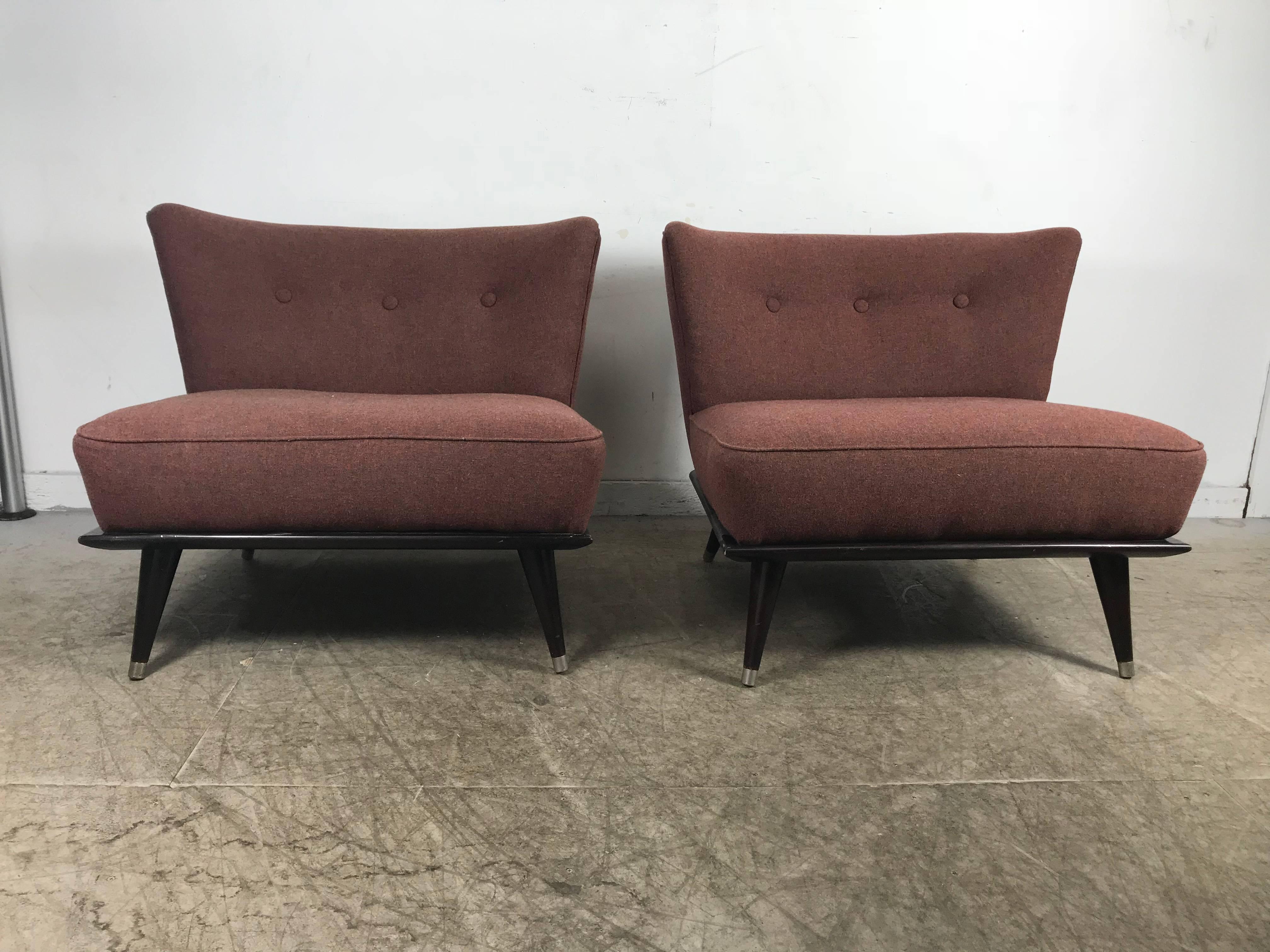 Mid-Century Modern Stunning Pair of Modernist Slipper Chairs in the Manner of Gio Ponti For Sale